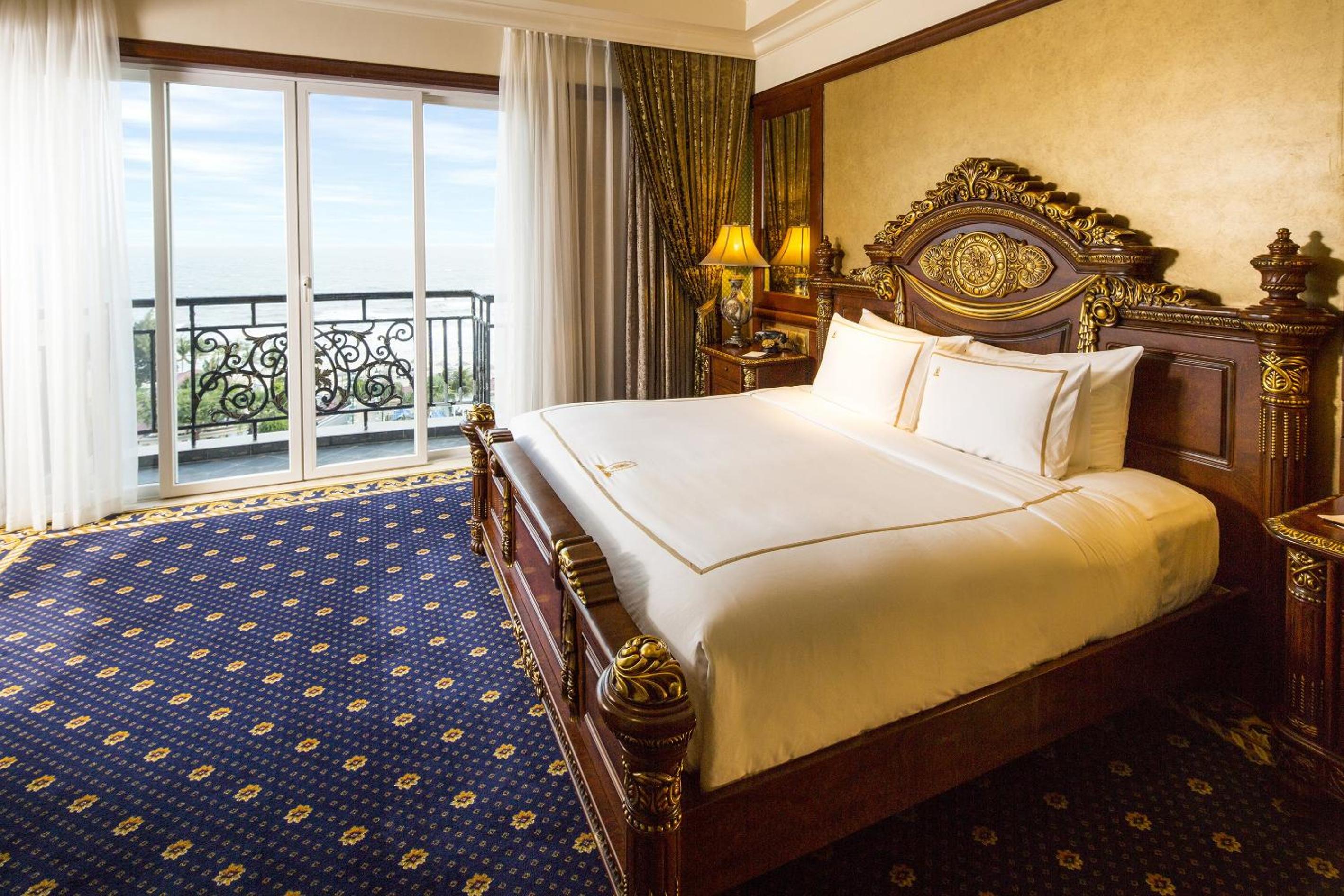 Heritage Imperial Suite - Photo 2