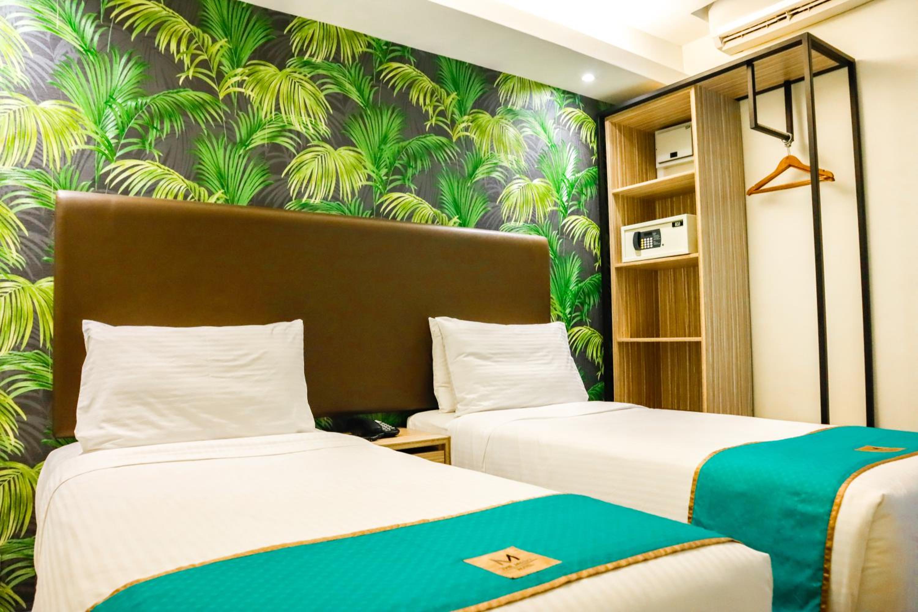 Deluxe Twin Room photo 3