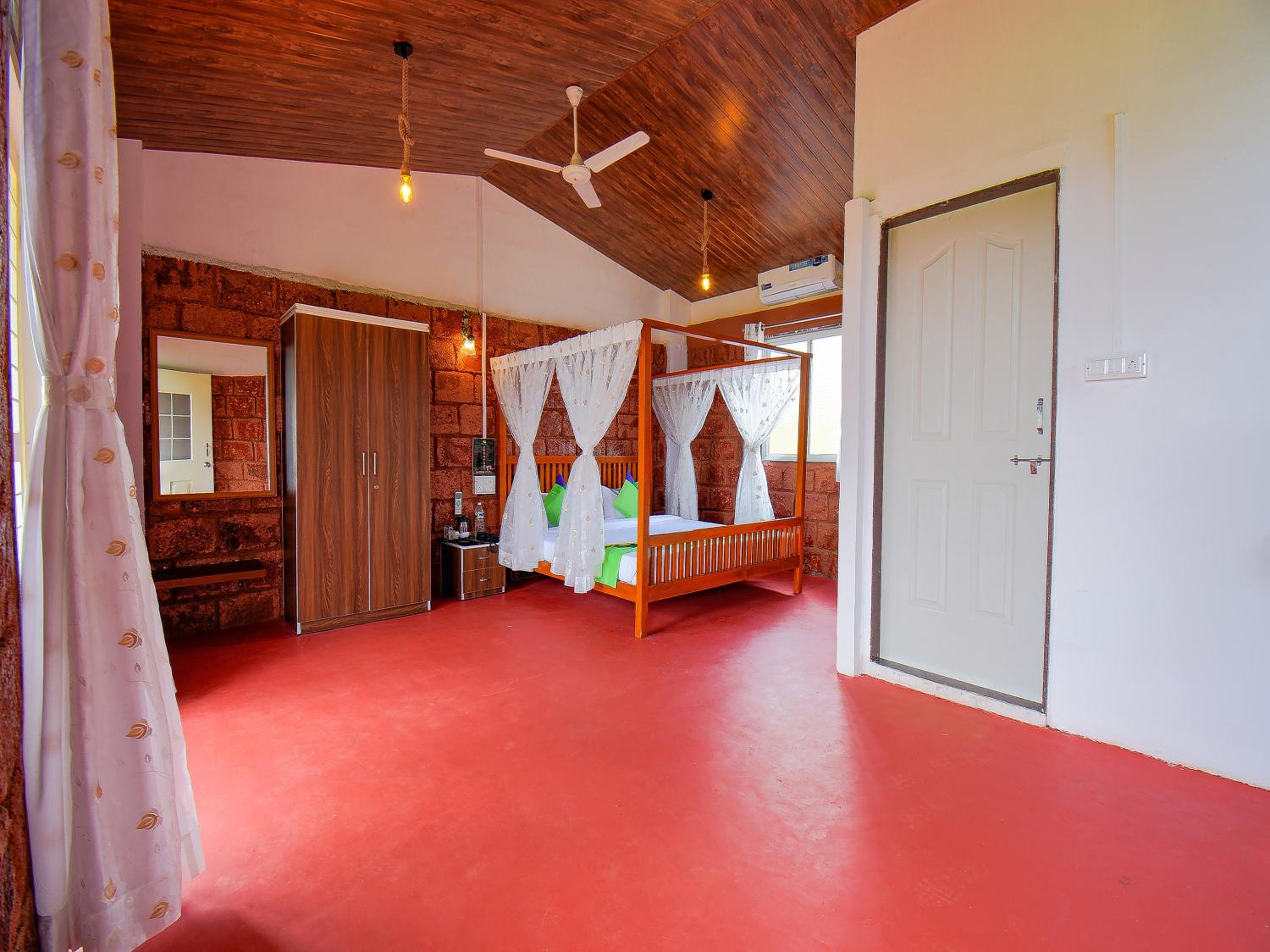 Deluxe Room with Garden View