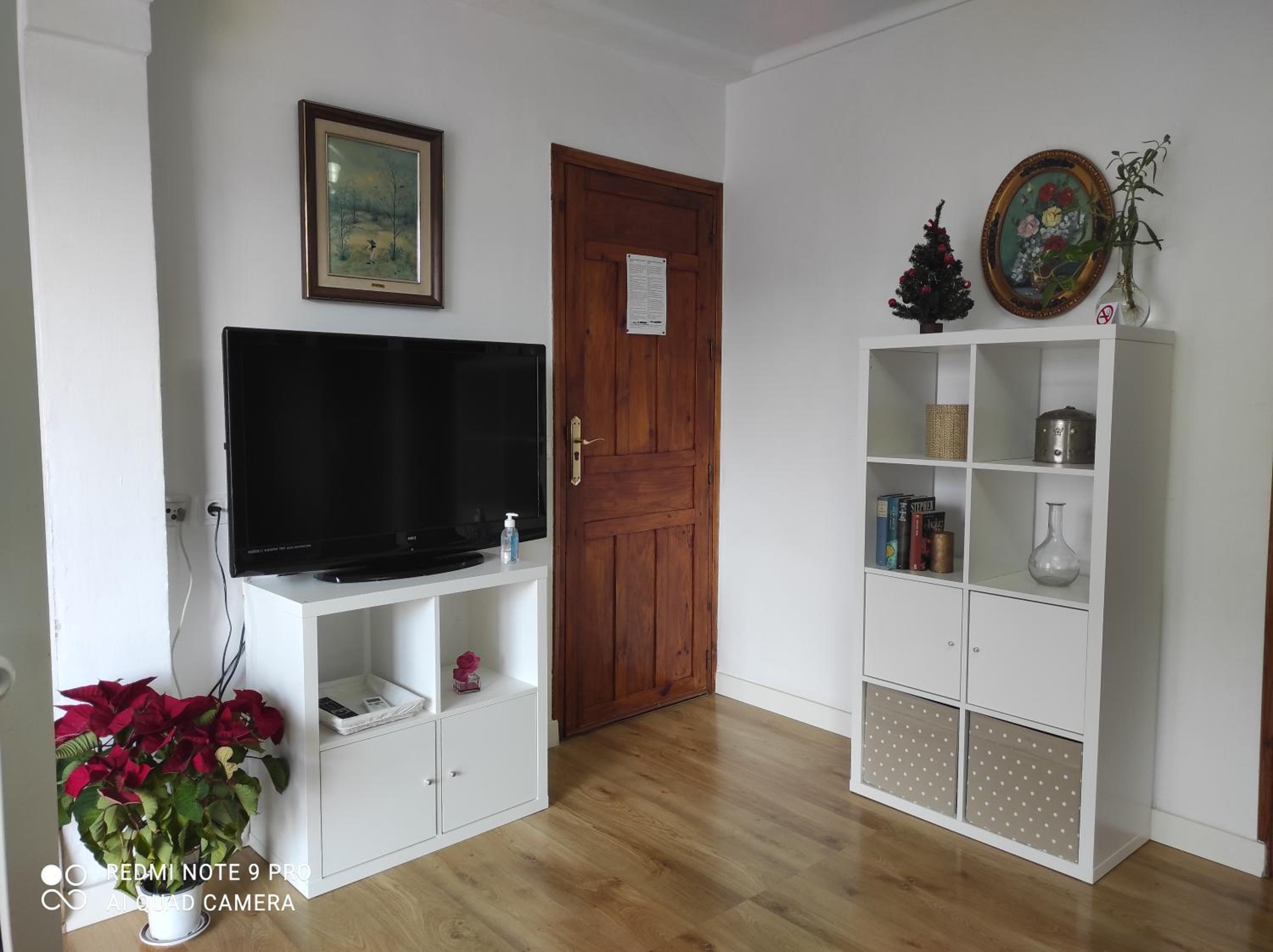 Two-Bedroom House - Photo 14