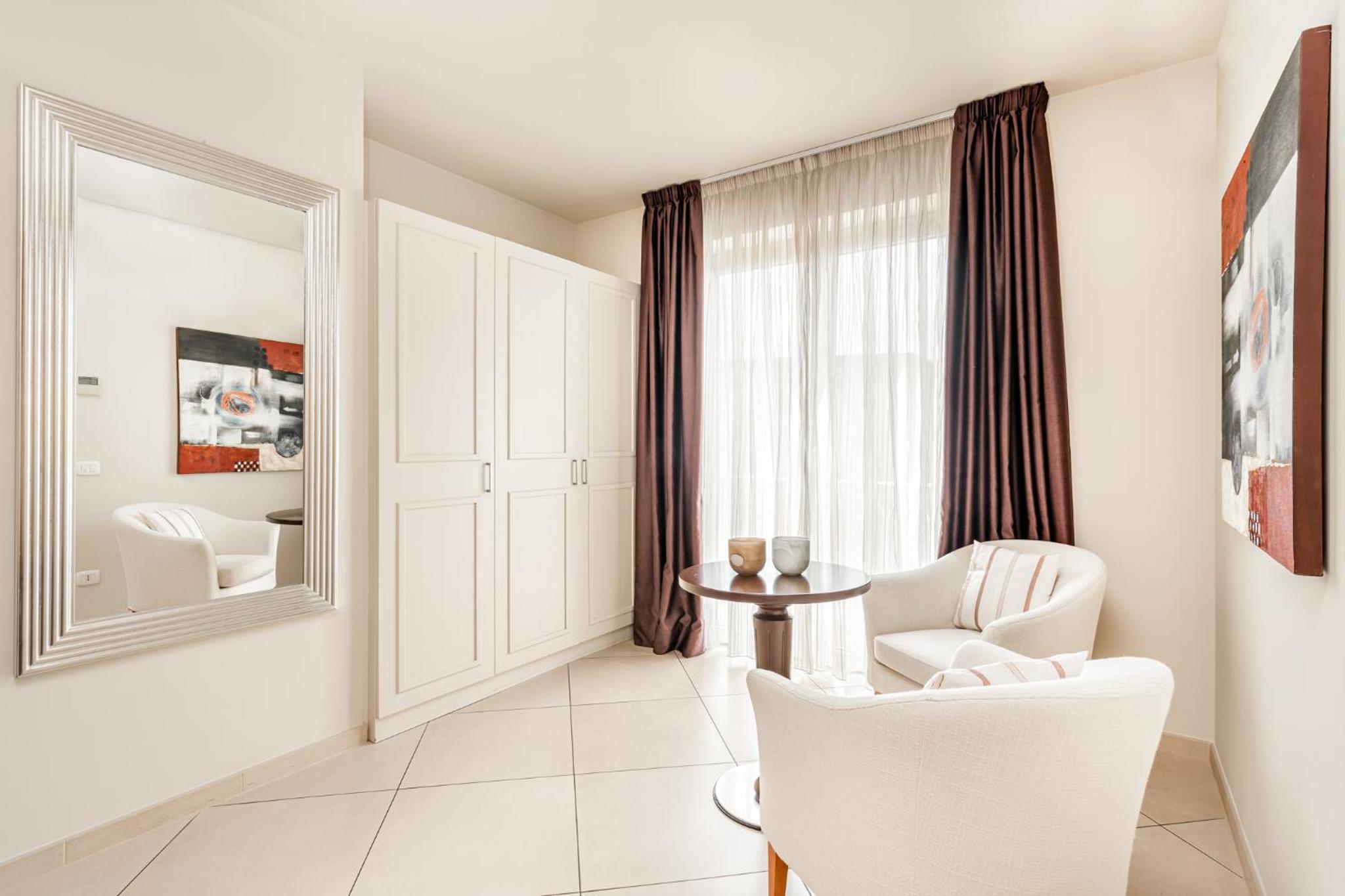 Double or Twin Room - Photo 6