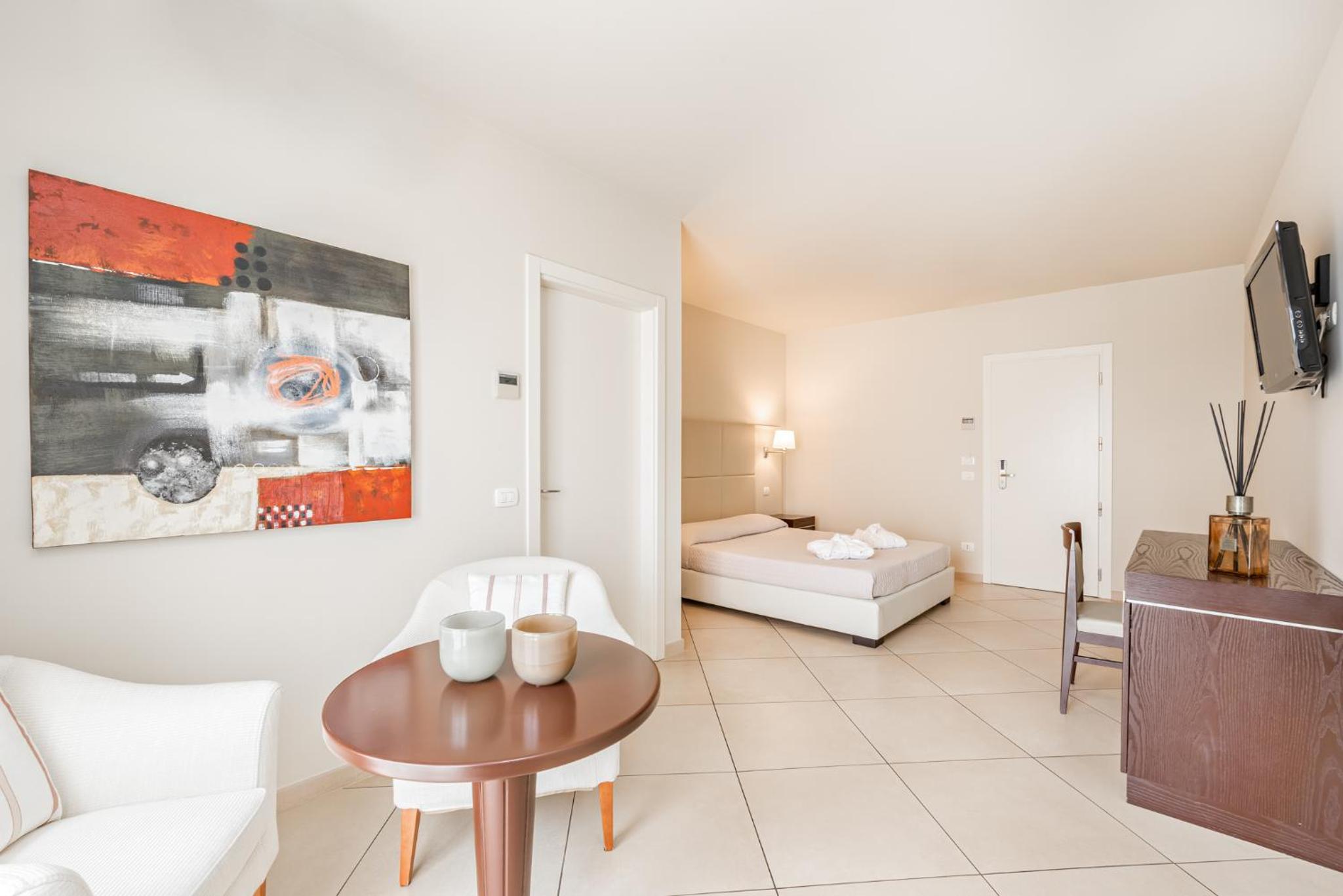 Double or Twin Room - Photo 5