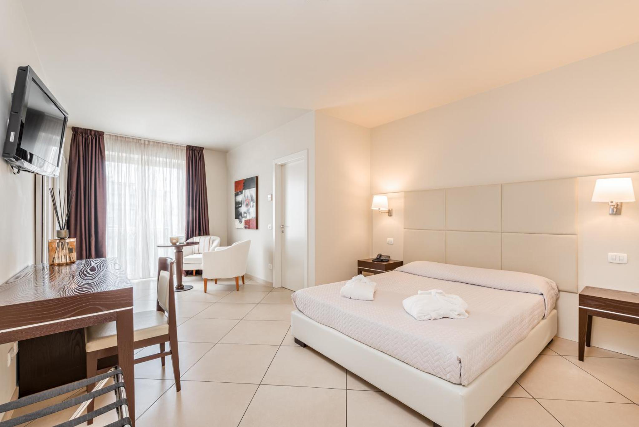 Double or Twin Room - Photo 1