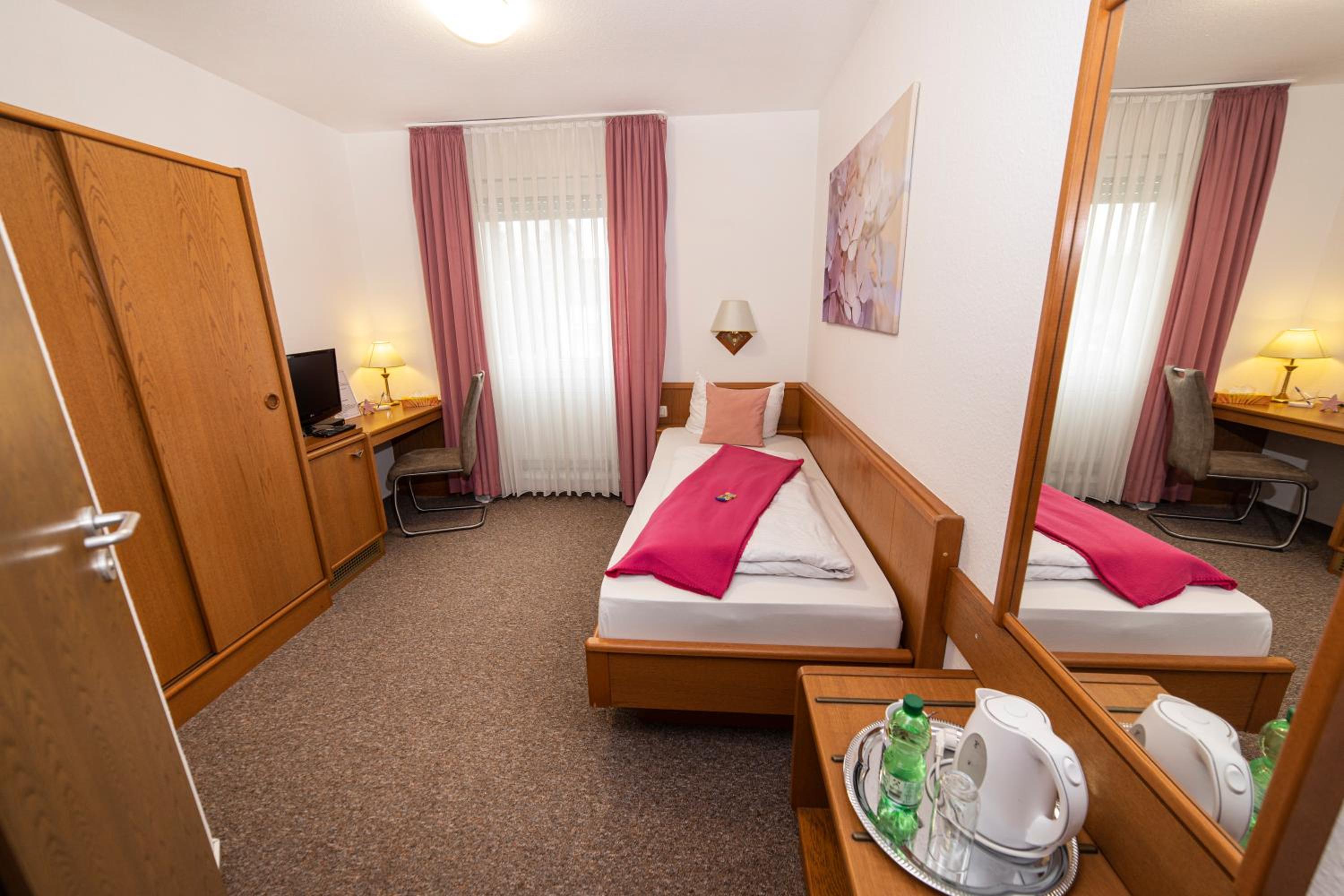 Single Room photo 3