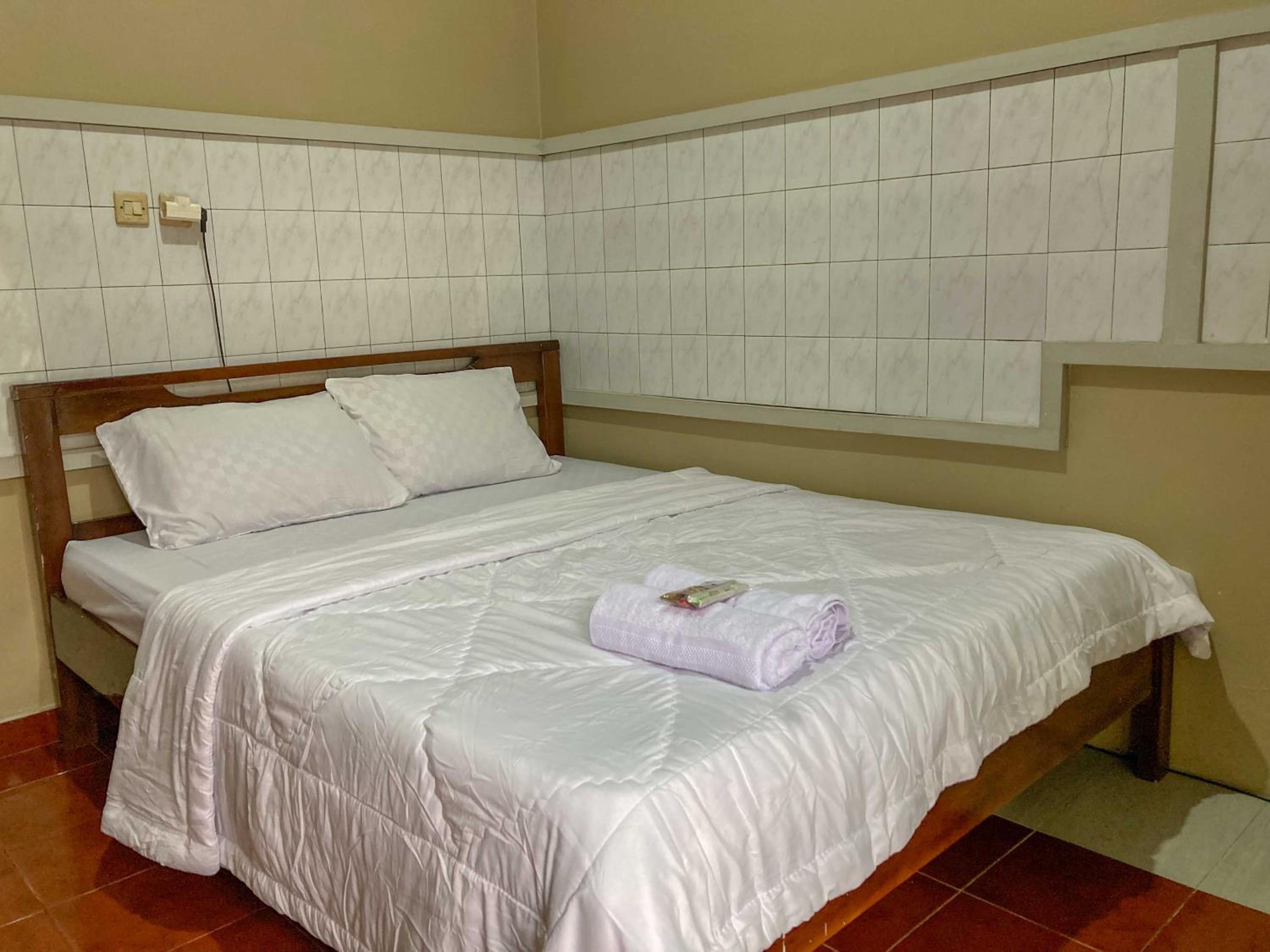 Economy Double Room photo 3