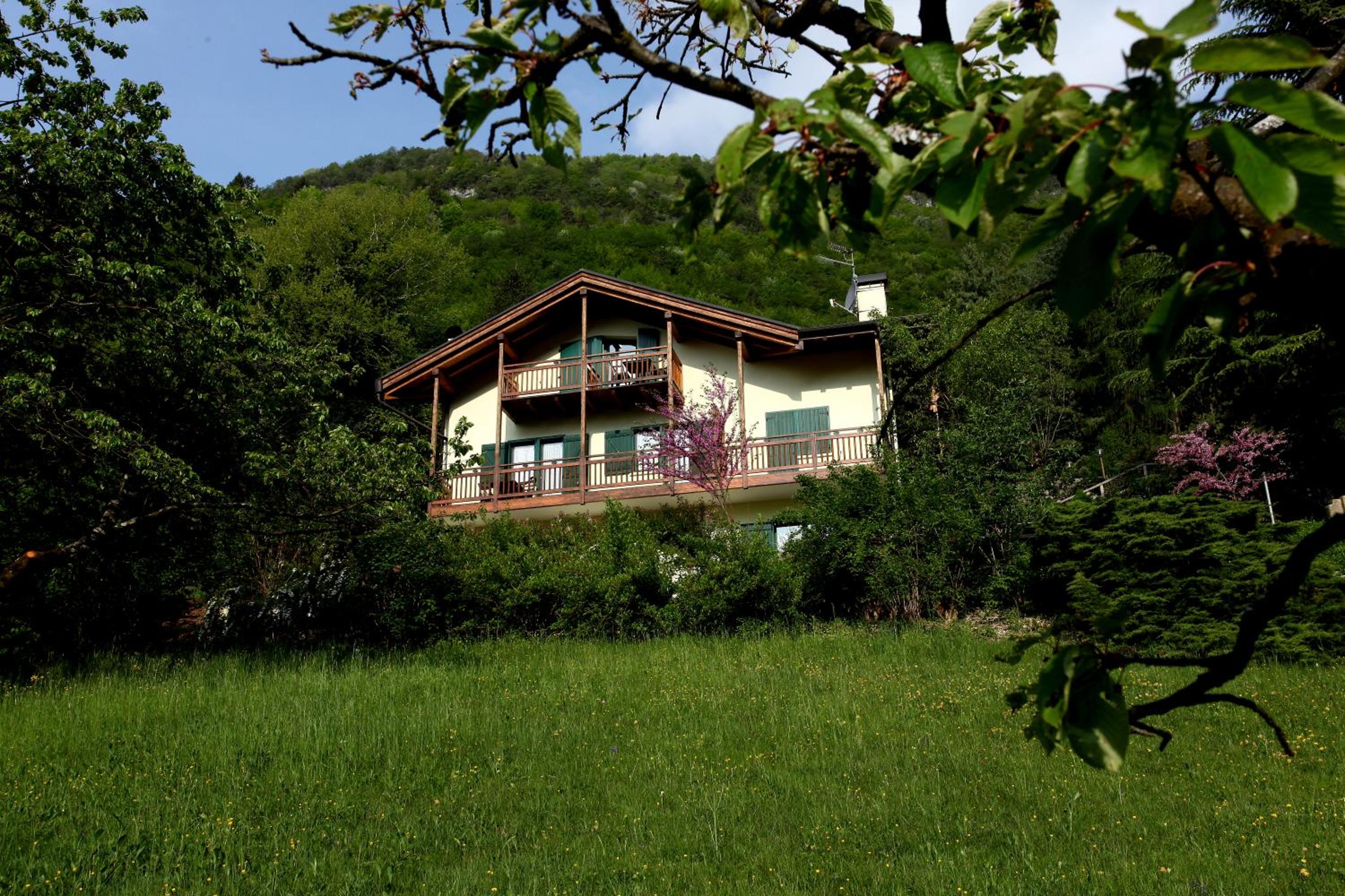 Apartment with Lake View photo 3