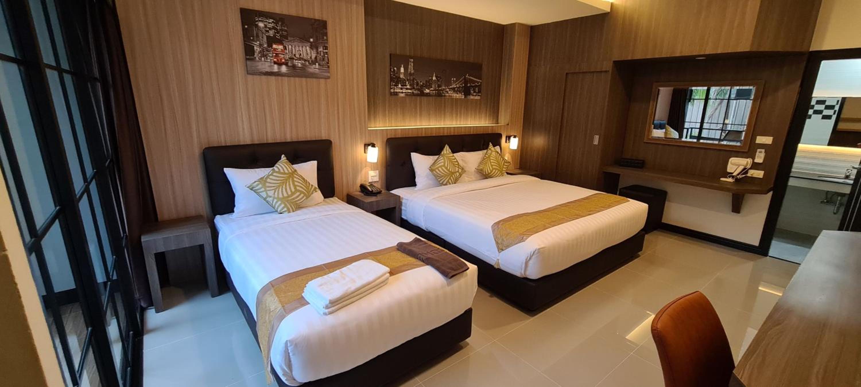Deluxe Family Room - Photo 3