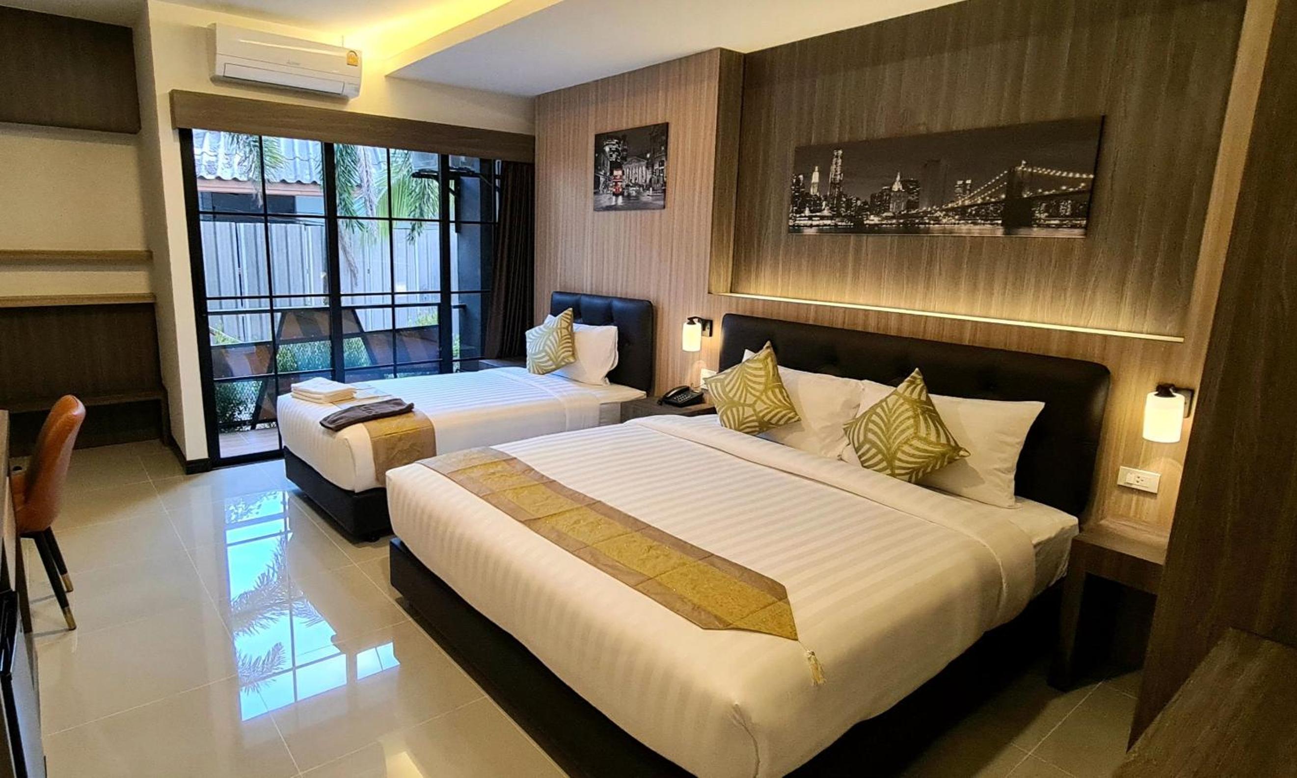 Deluxe Family Room - Photo 1
