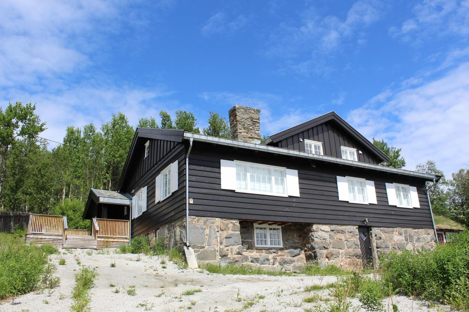 Four-Bedroom House photo 2