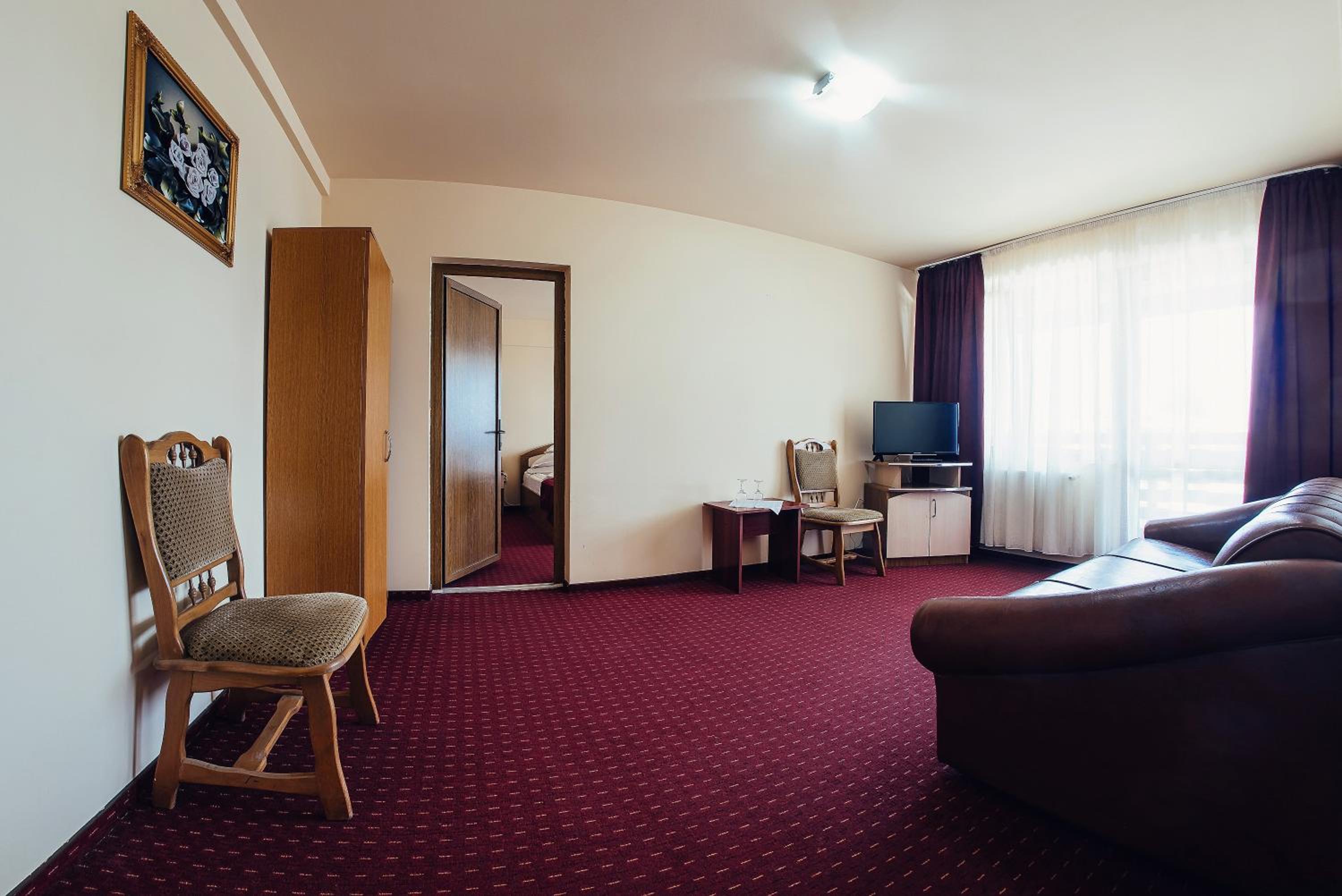 One-Bedroom Apartment - Photo 1