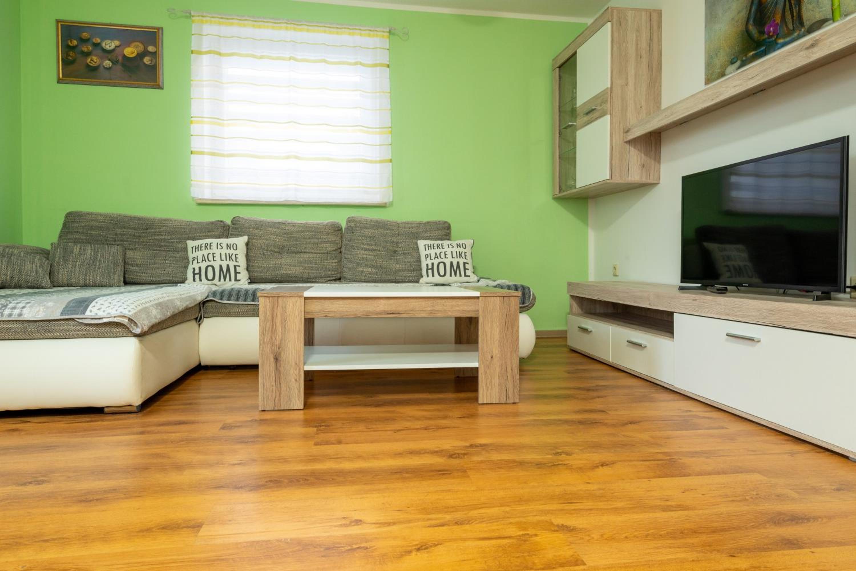 One - Bedroom Apartment with Balcony - Photo 5