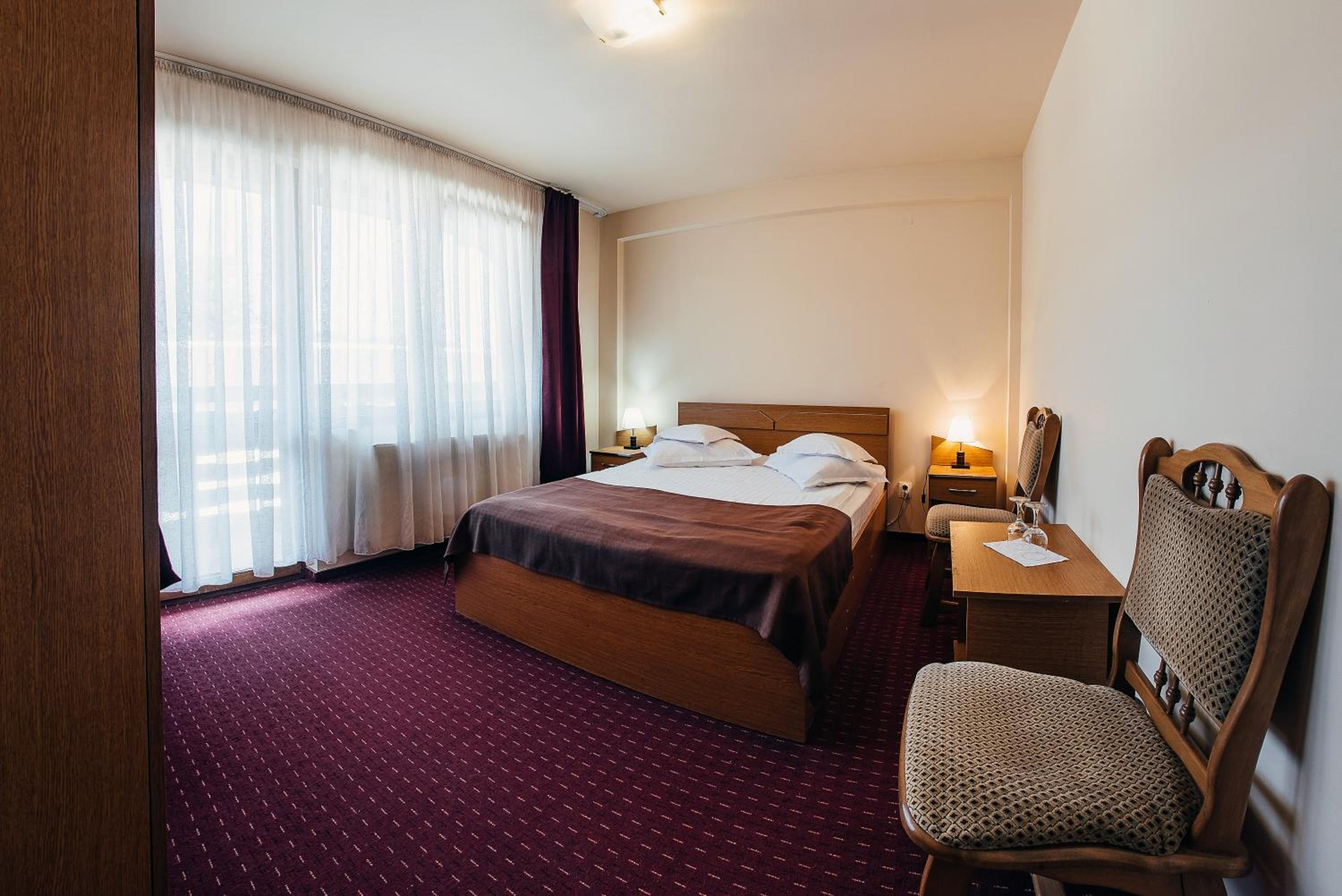 Standard Double Room - Photo 13