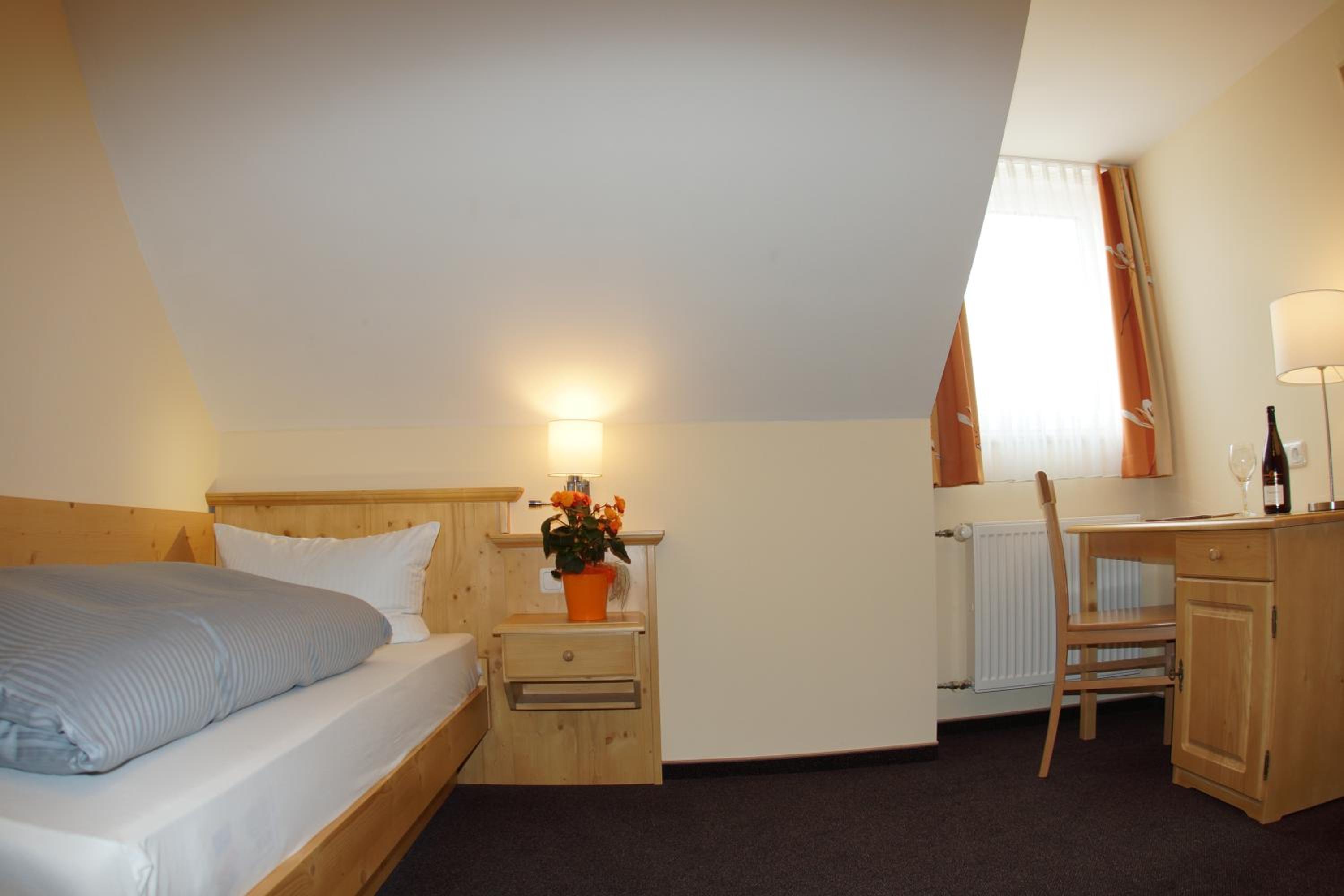 Single Room photo 3