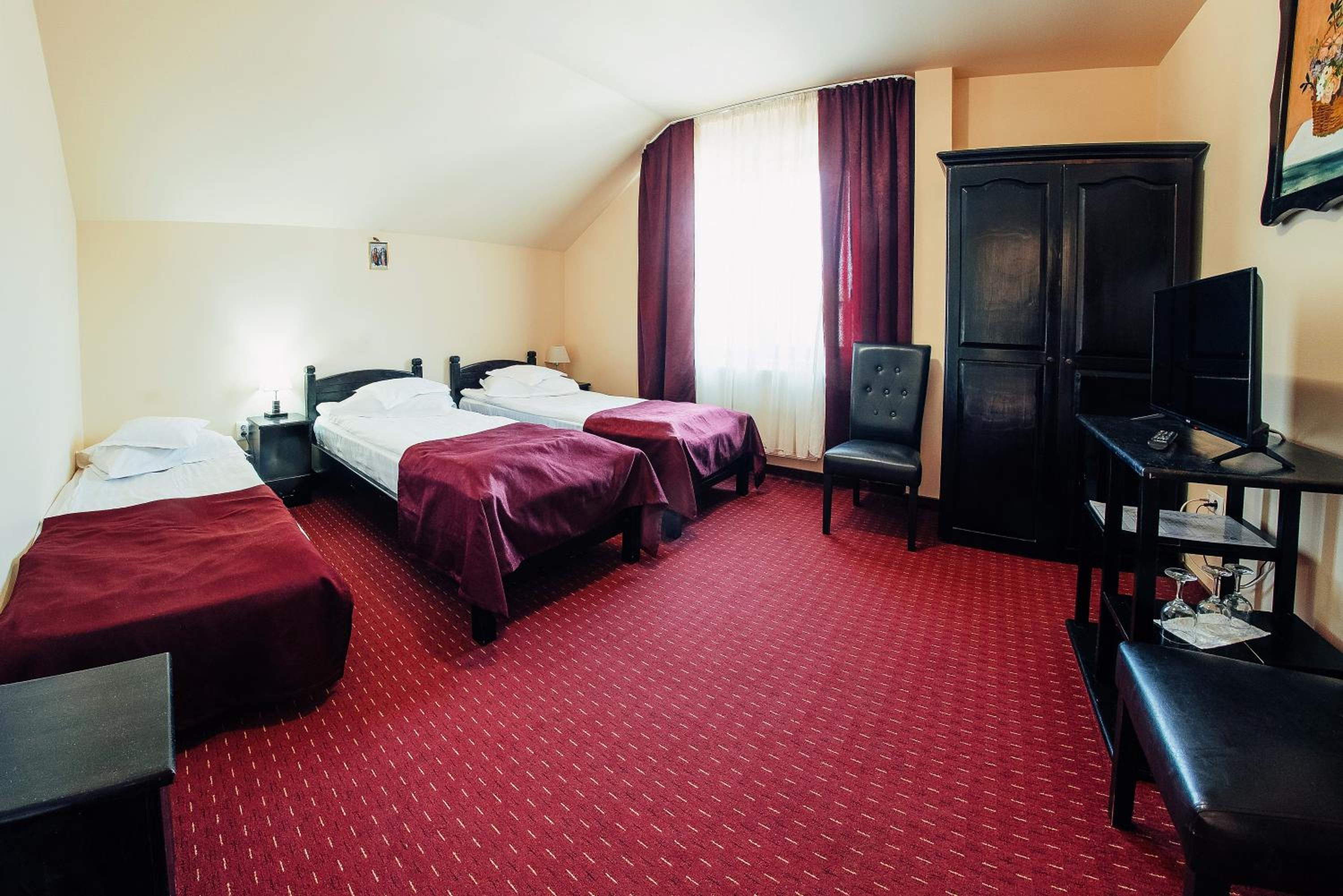 Twin Room - Photo 1