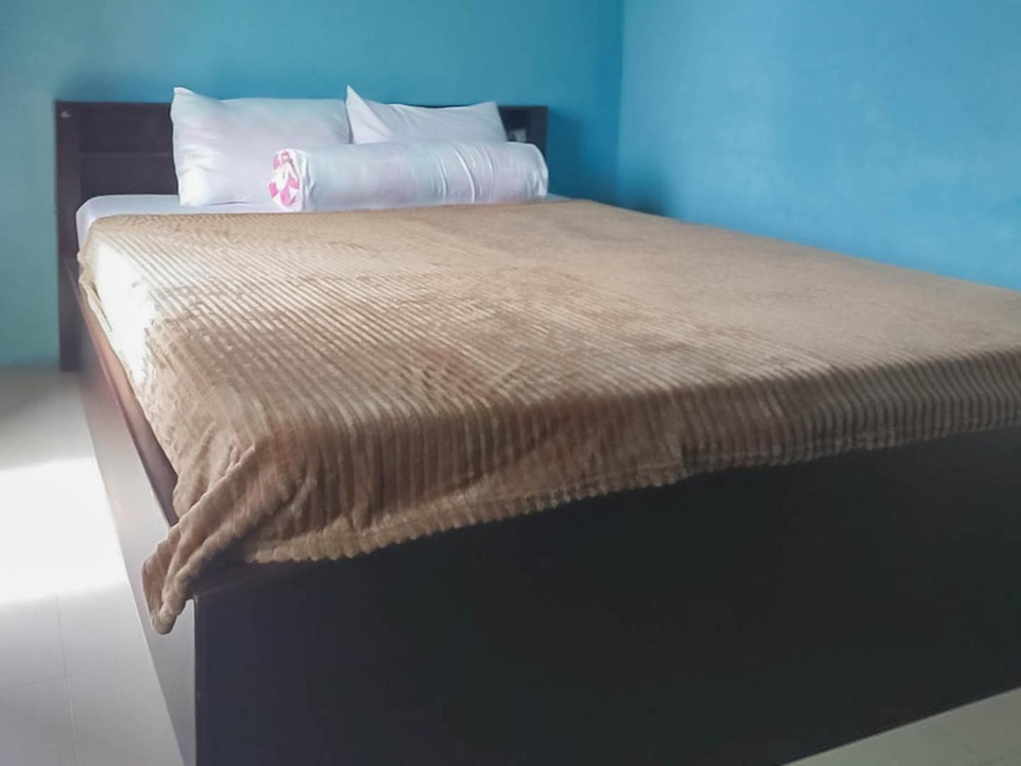Standard Double Room with Fan photo 2