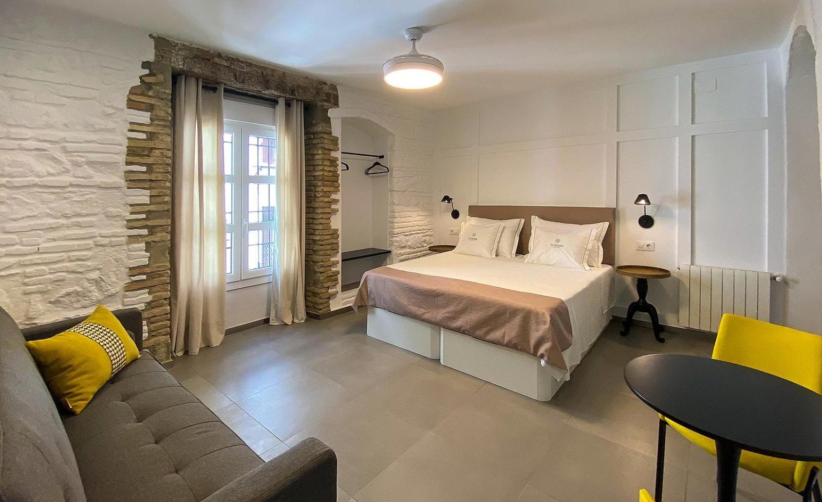 One-Bedroom Apartment - Photo 1