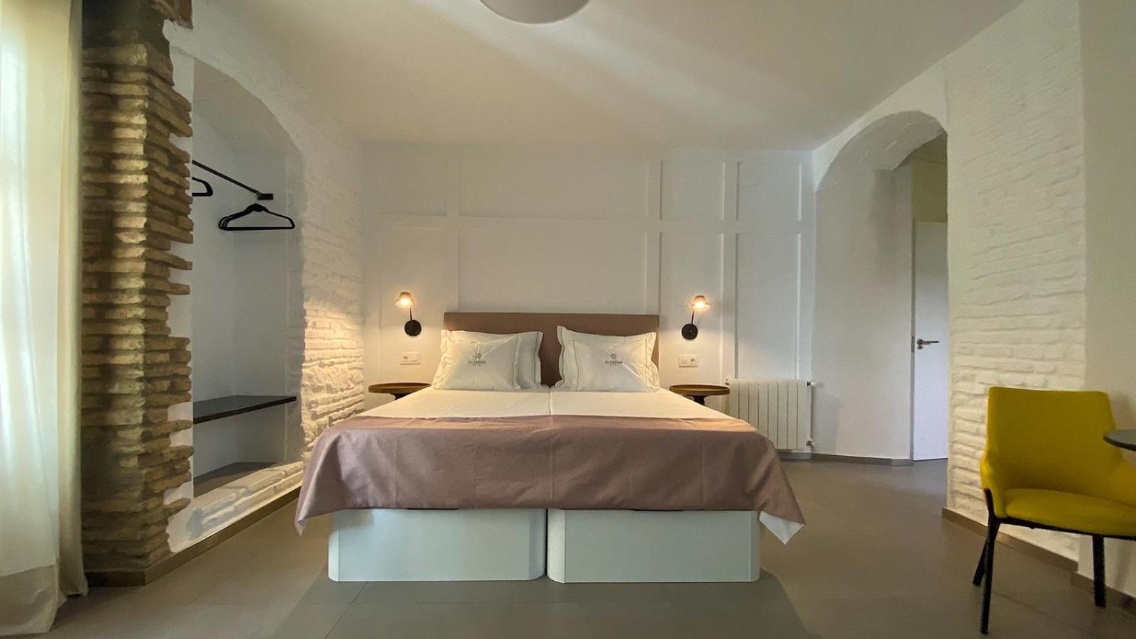 One-Bedroom Apartment - Photo 16