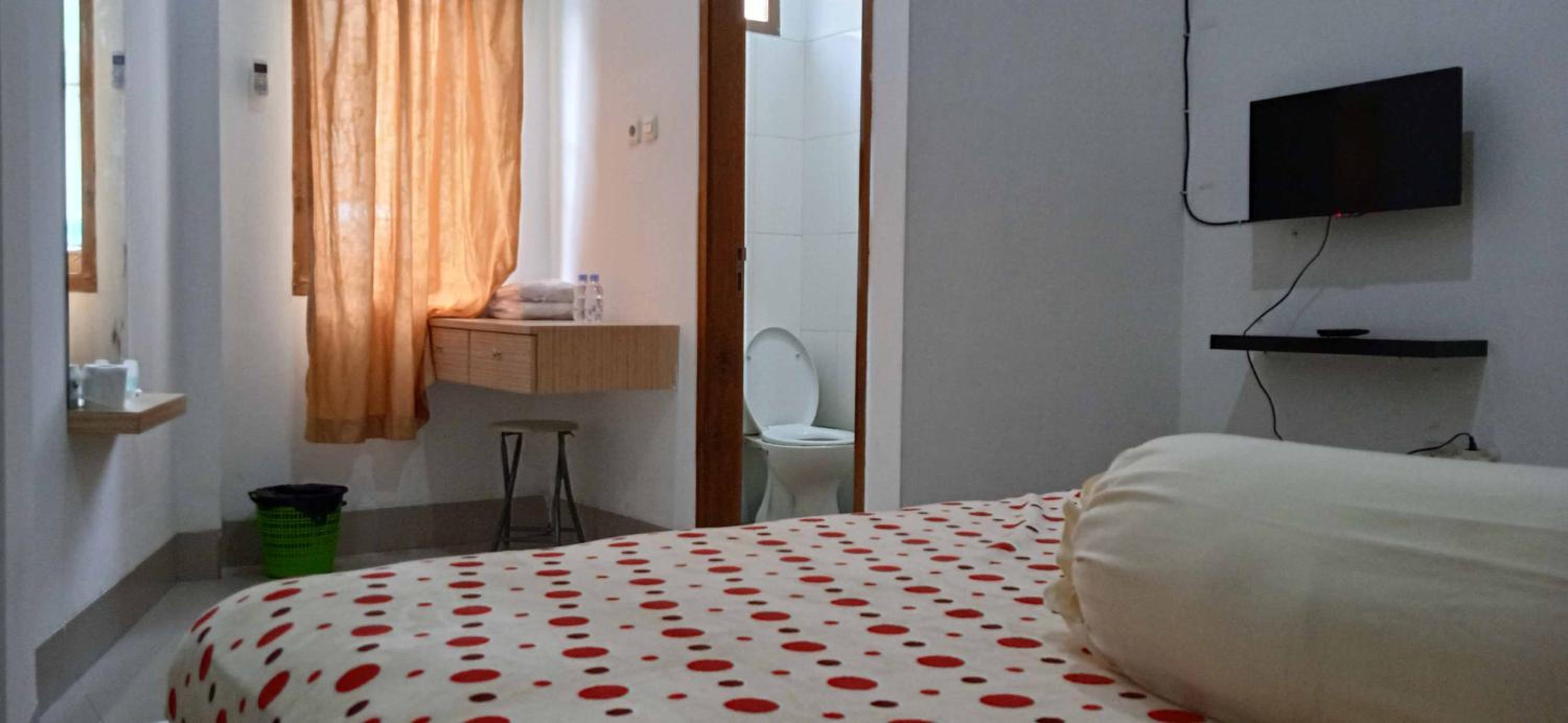 Standard Double Room - Photo 7