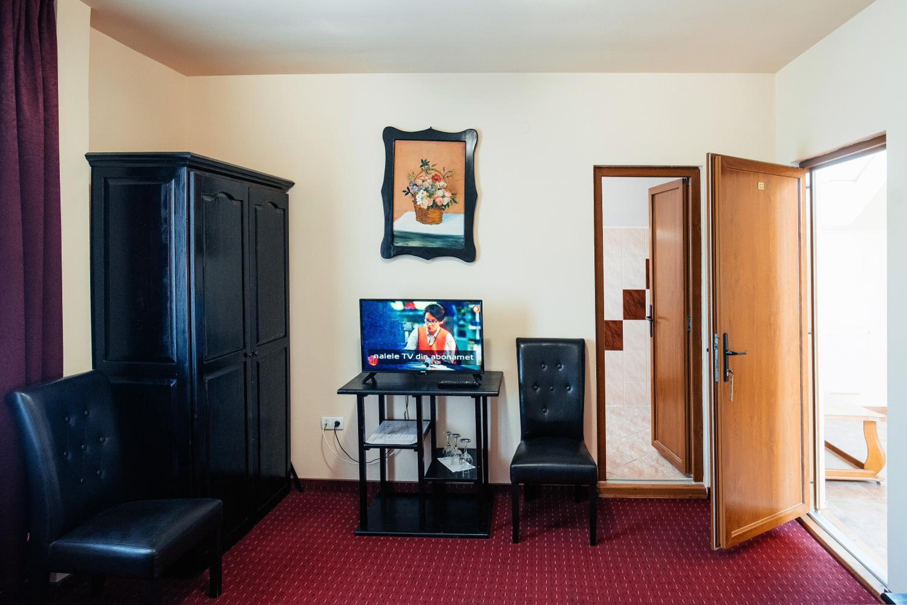 Twin Room - Photo 4