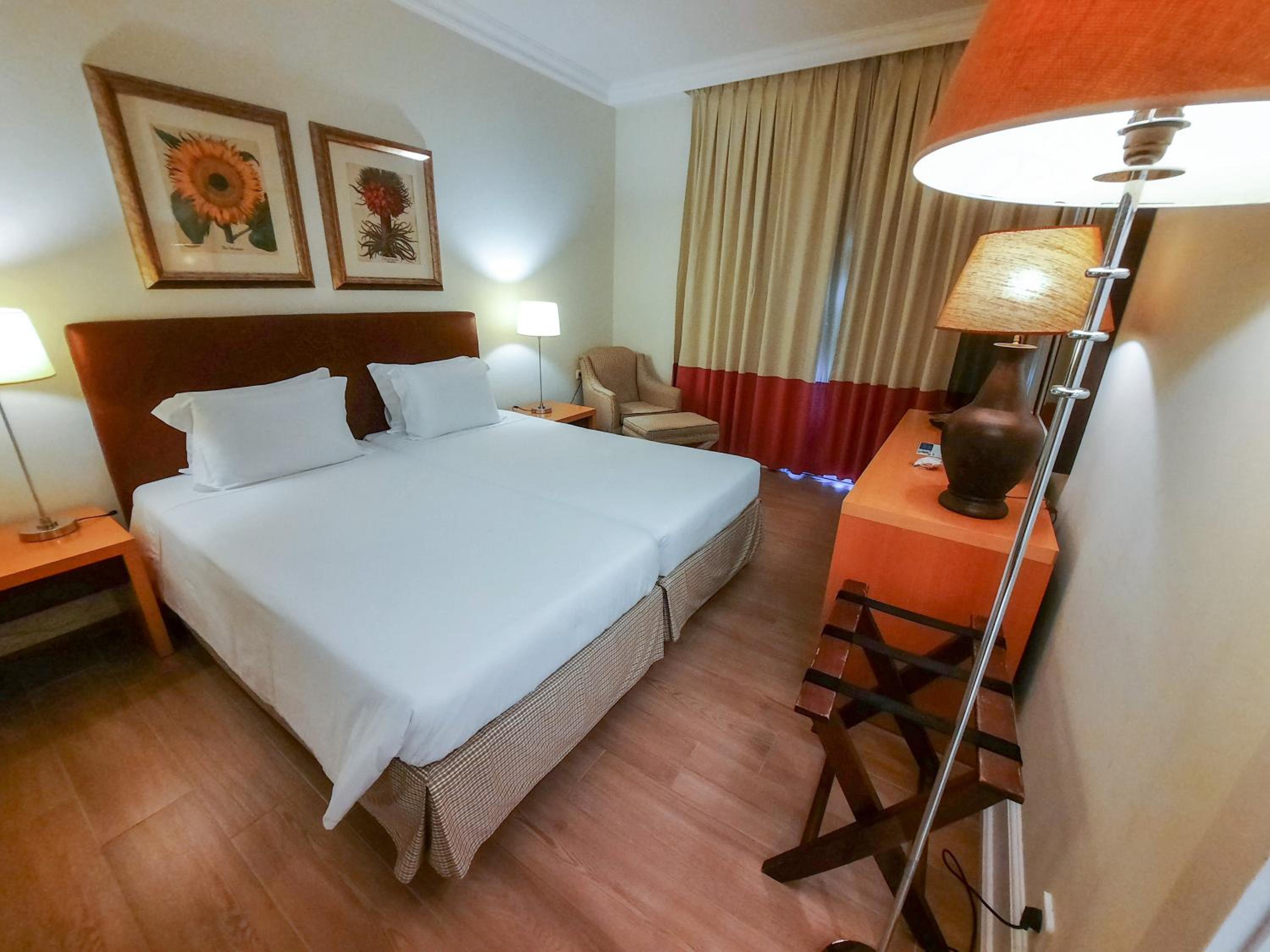 Twin Room - Photo 10