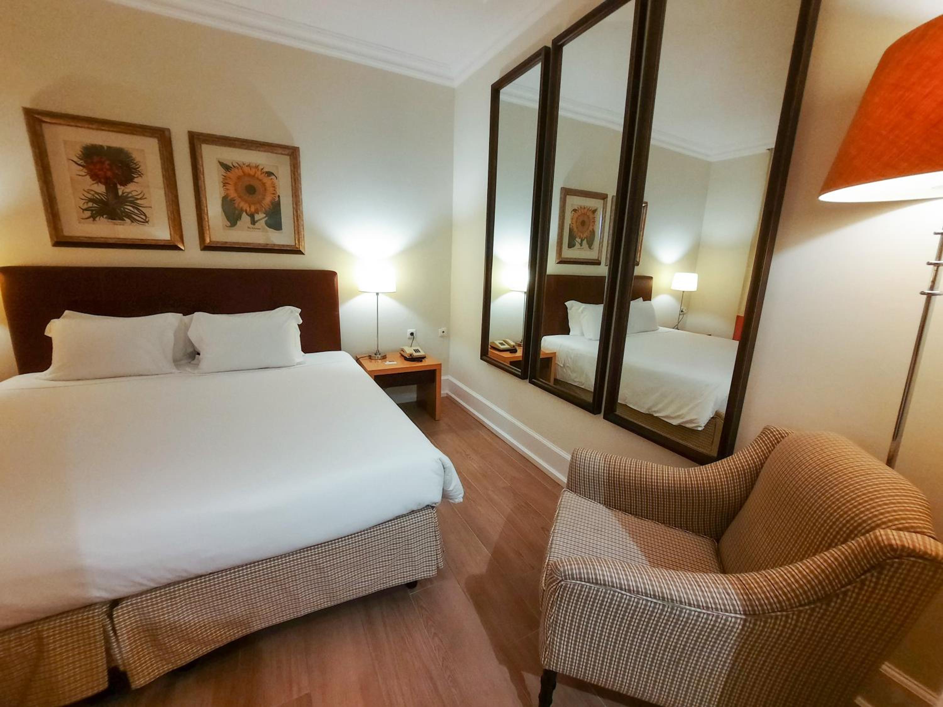 Double Room - Photo 7