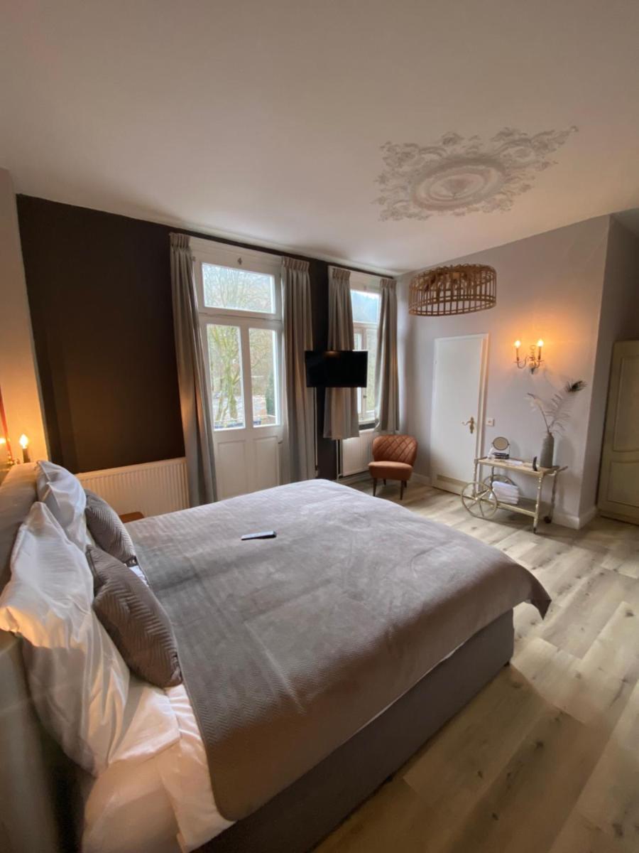 Deluxe Double Room photo 2