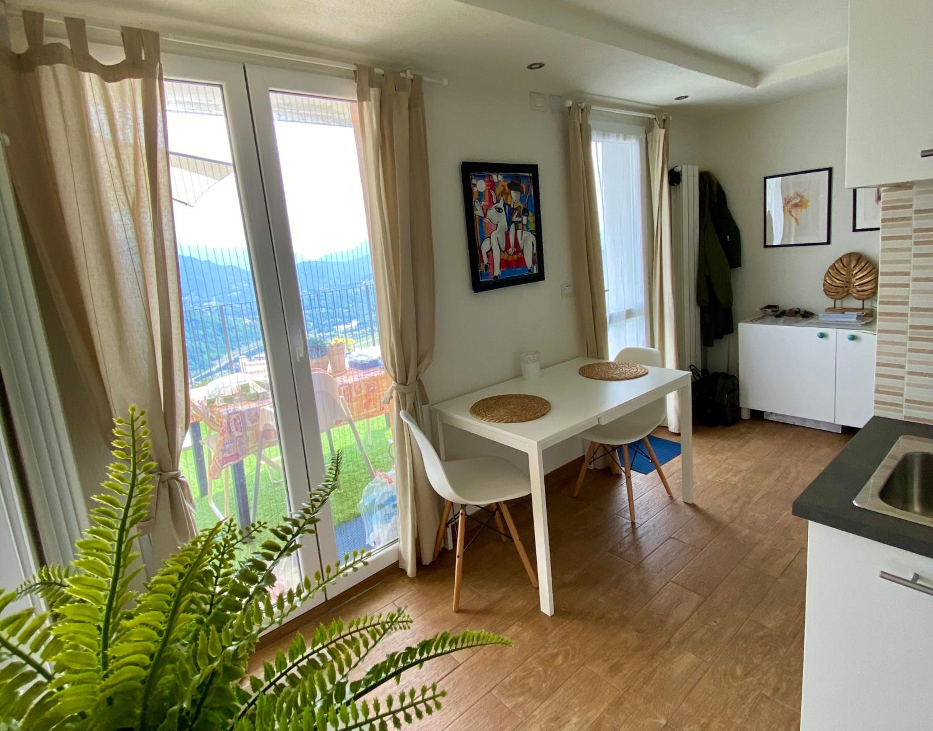 Apartment with Lake View photo 2