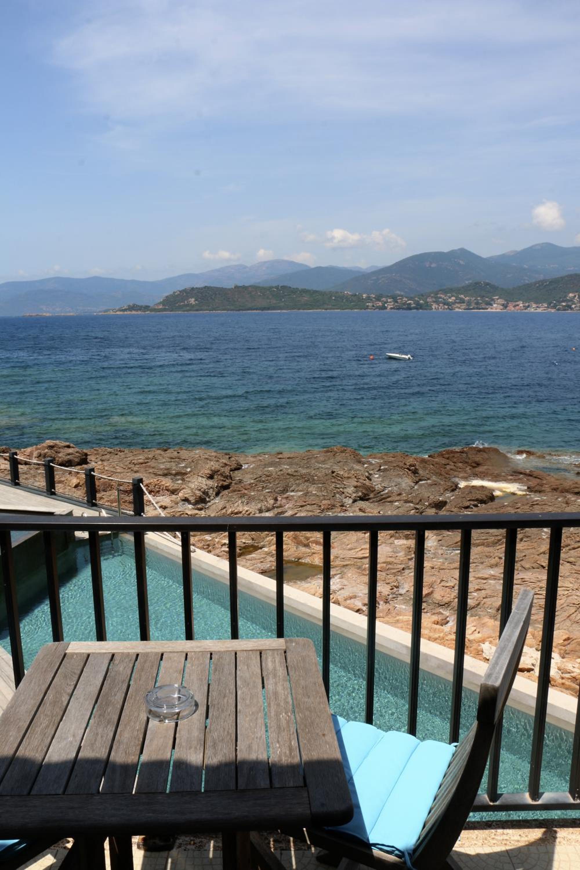 Superior Double Room Sea Side - Photo 11