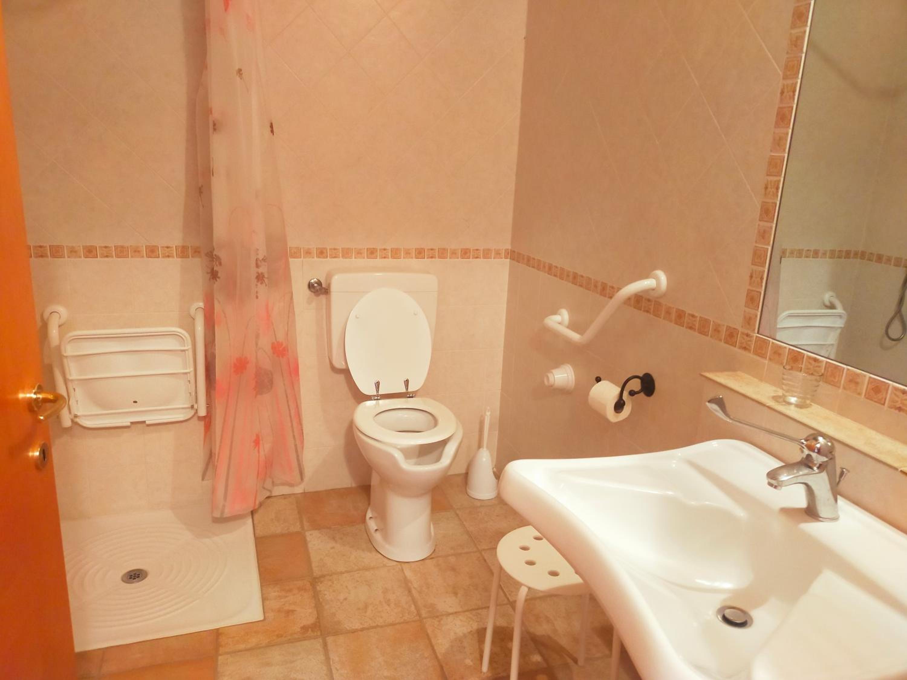 Apartment - Ground Floor photo 3