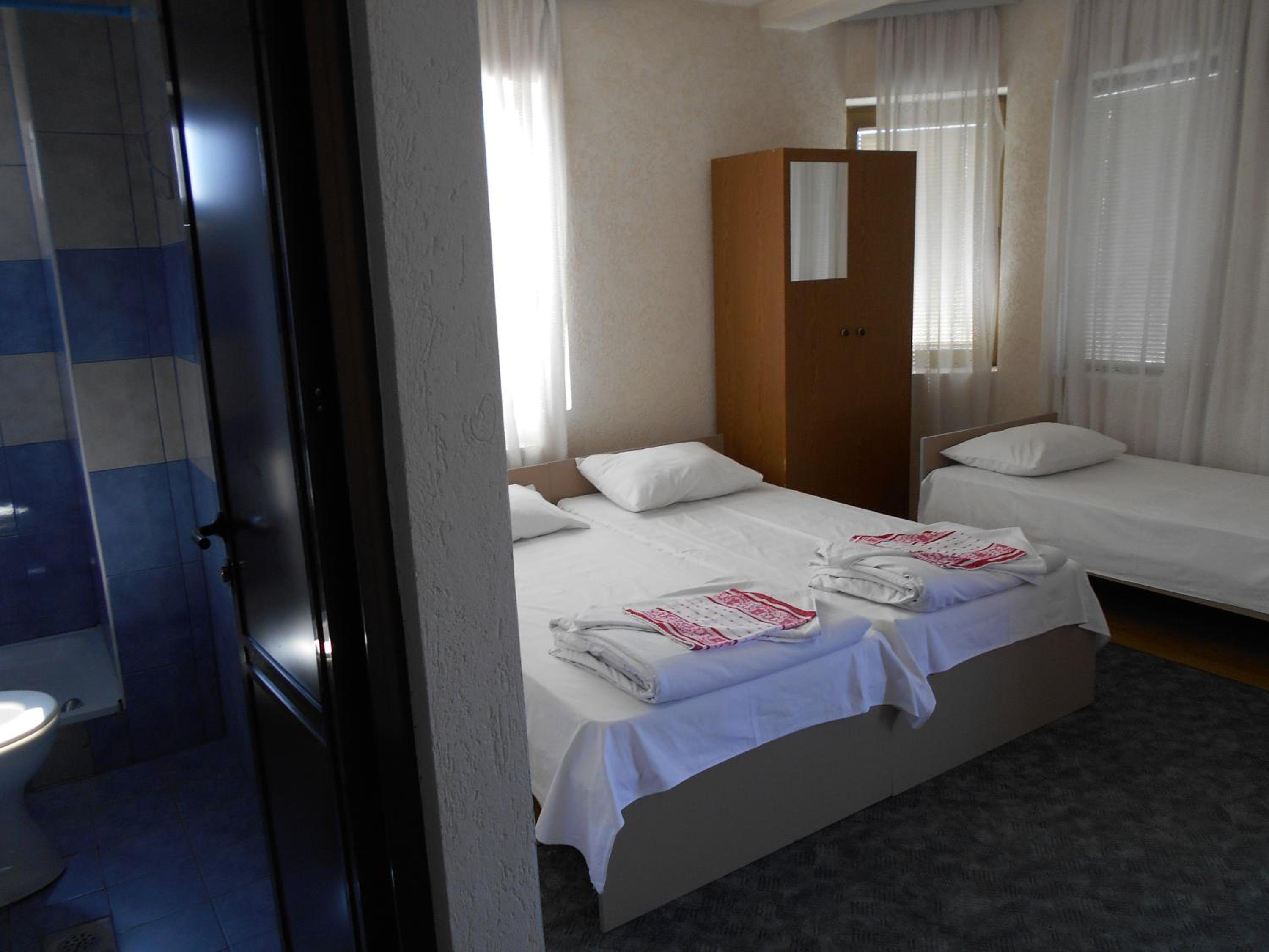 Triple Room - Photo 6