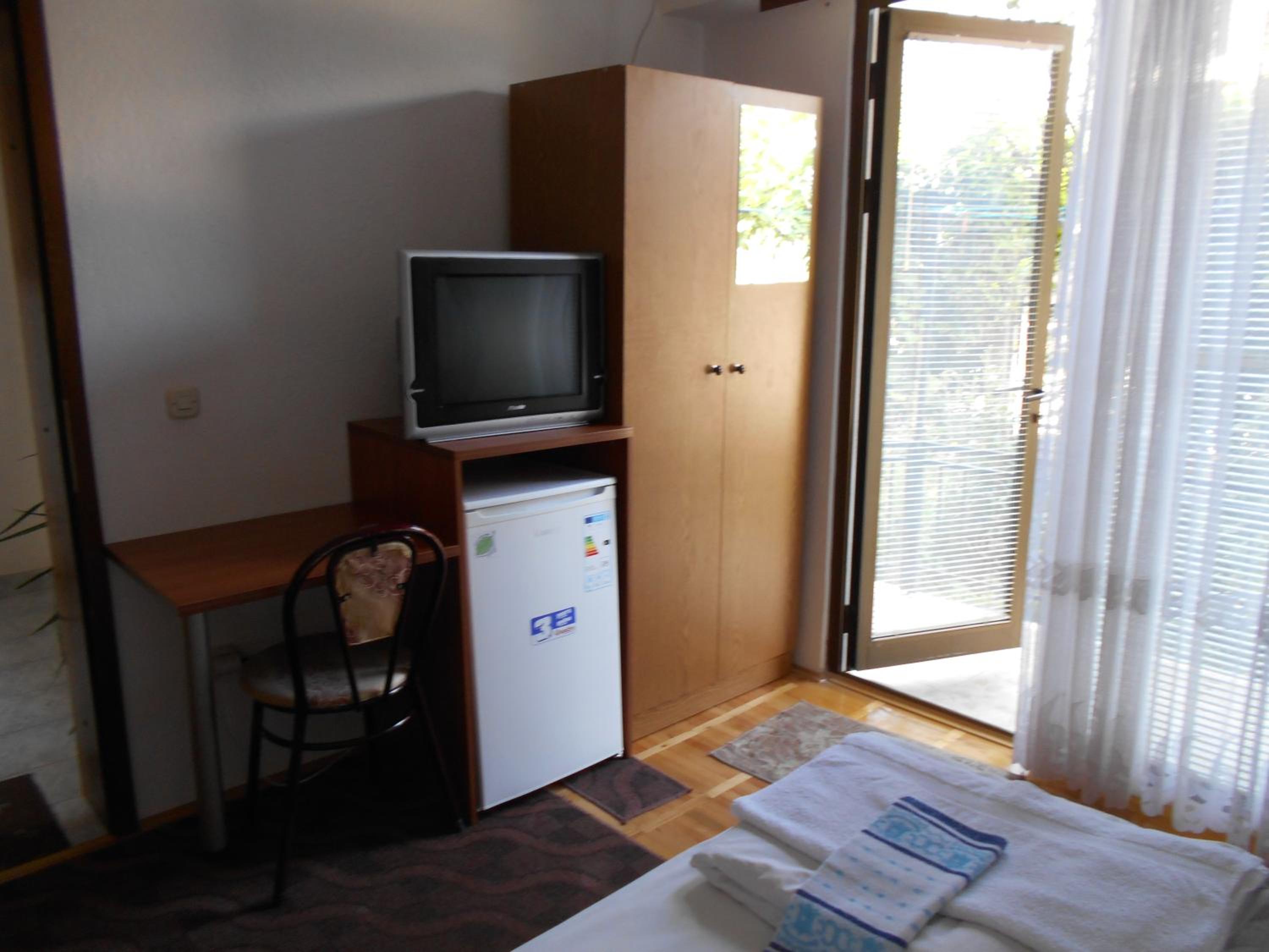 Twin Room - Photo 5