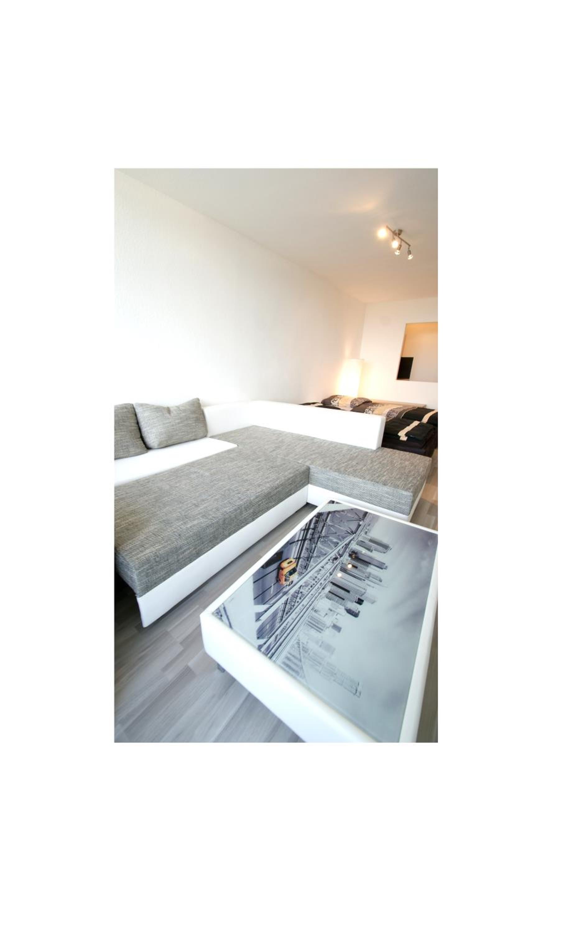 Apartment with Balcony photo 3