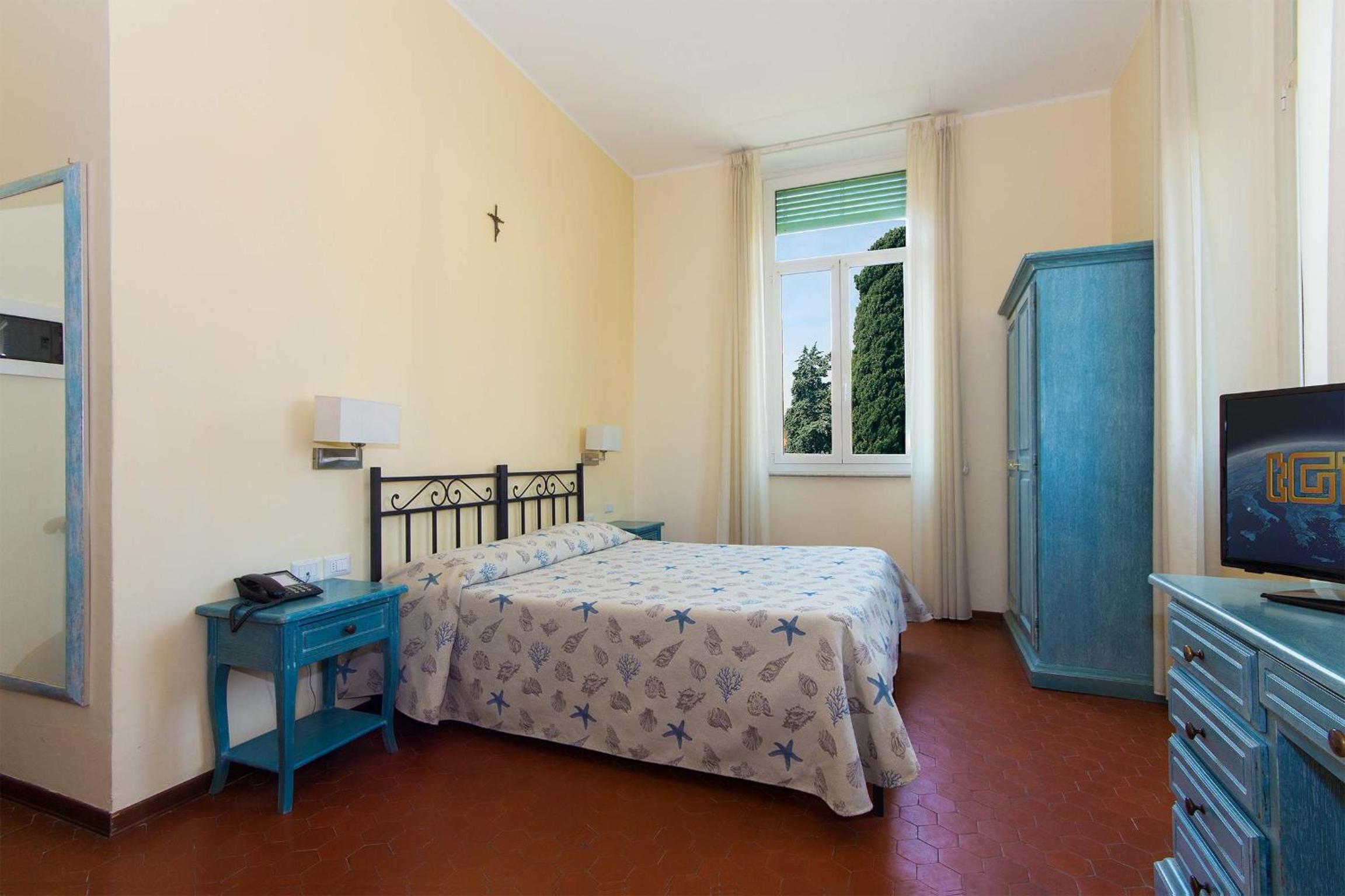 Economy Double Room photo 2