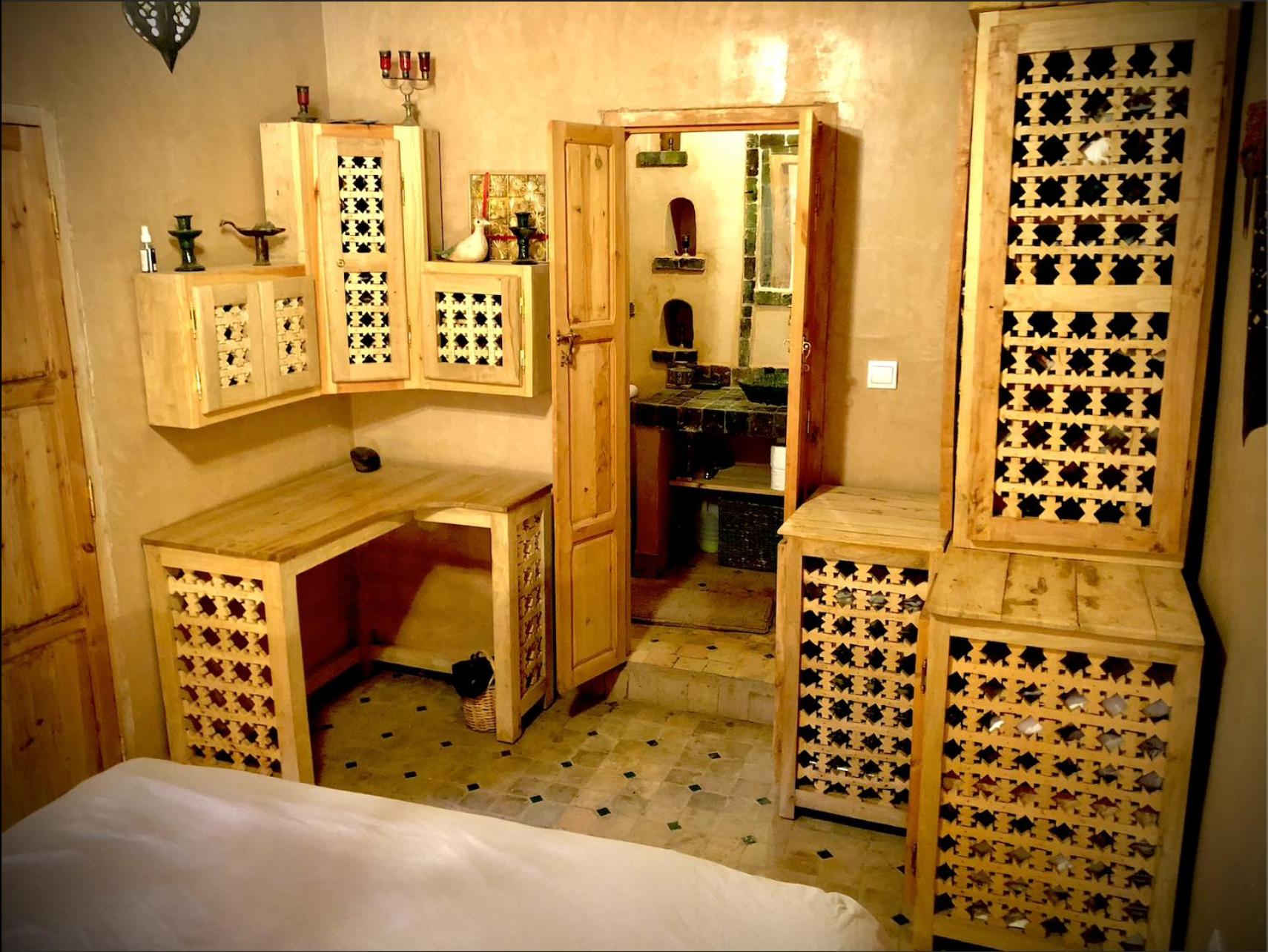 Two-Bedroom House - Photo 9