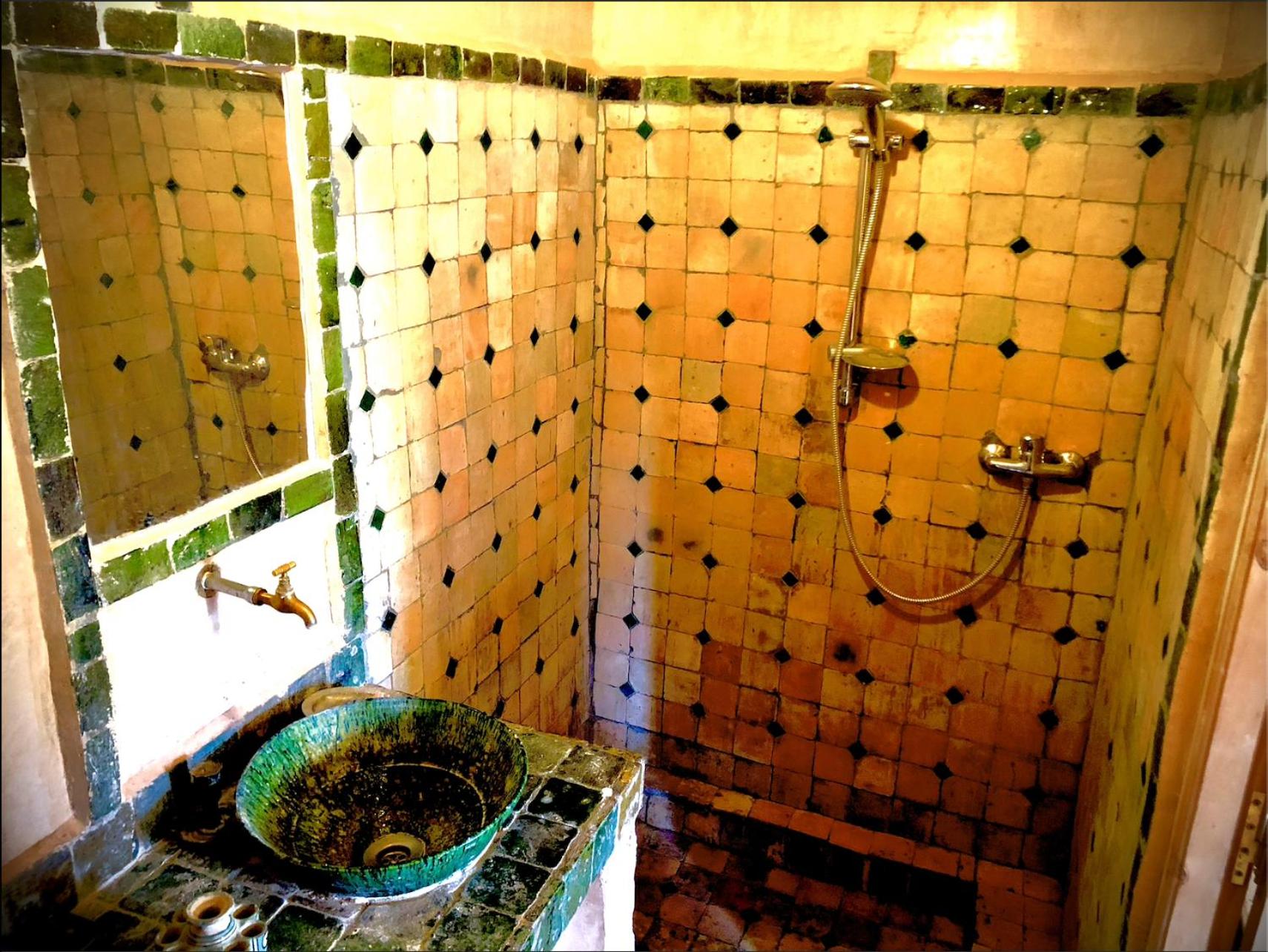 Two-Bedroom House - Photo 12