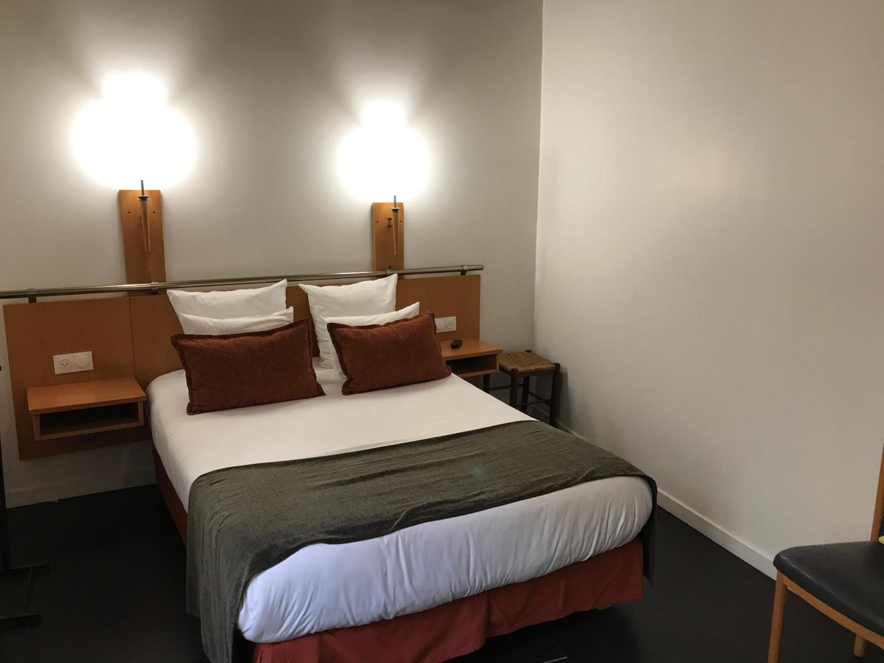 Large Double Room - Photo 20