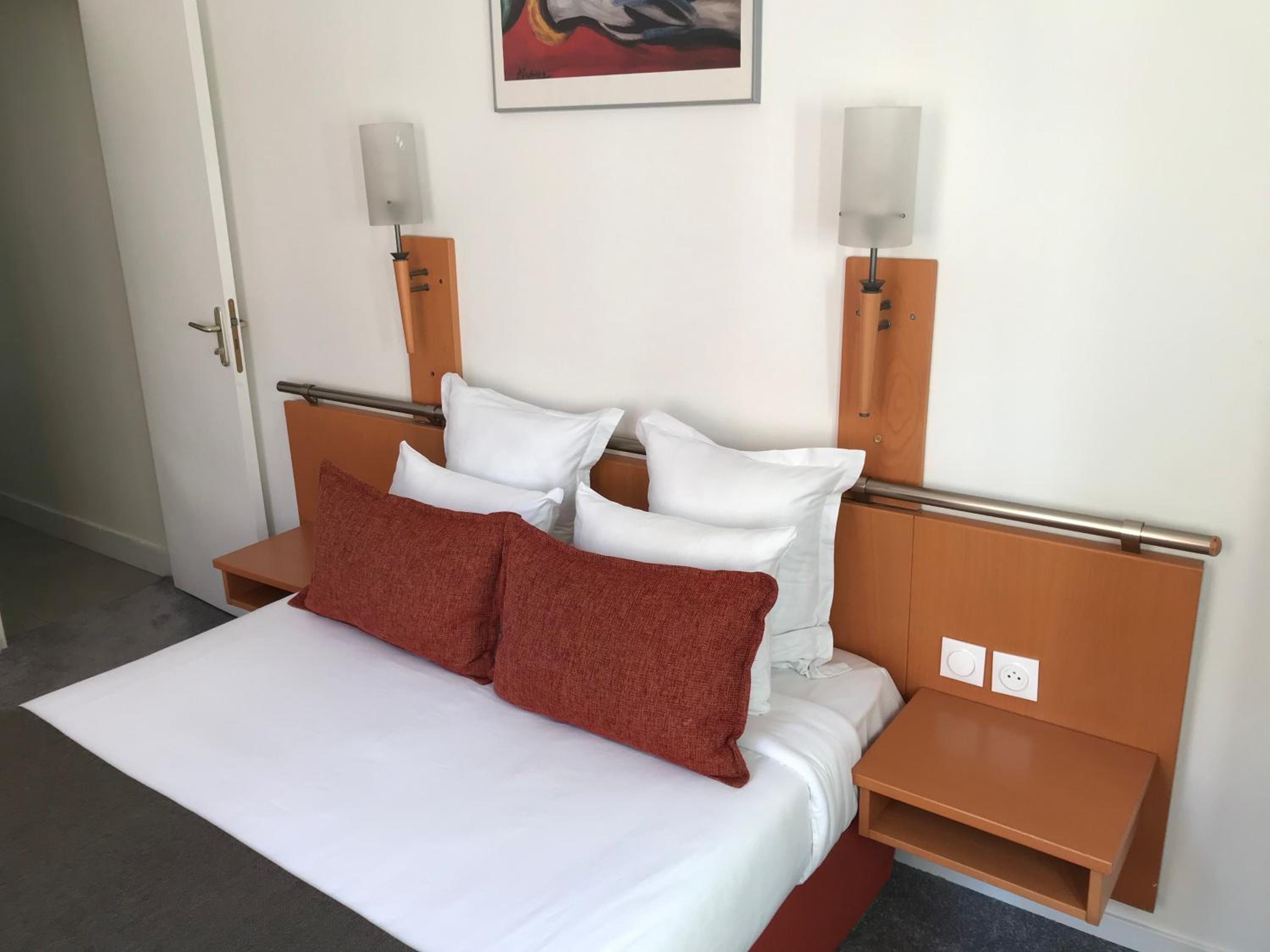 Large Double Room - Photo 19