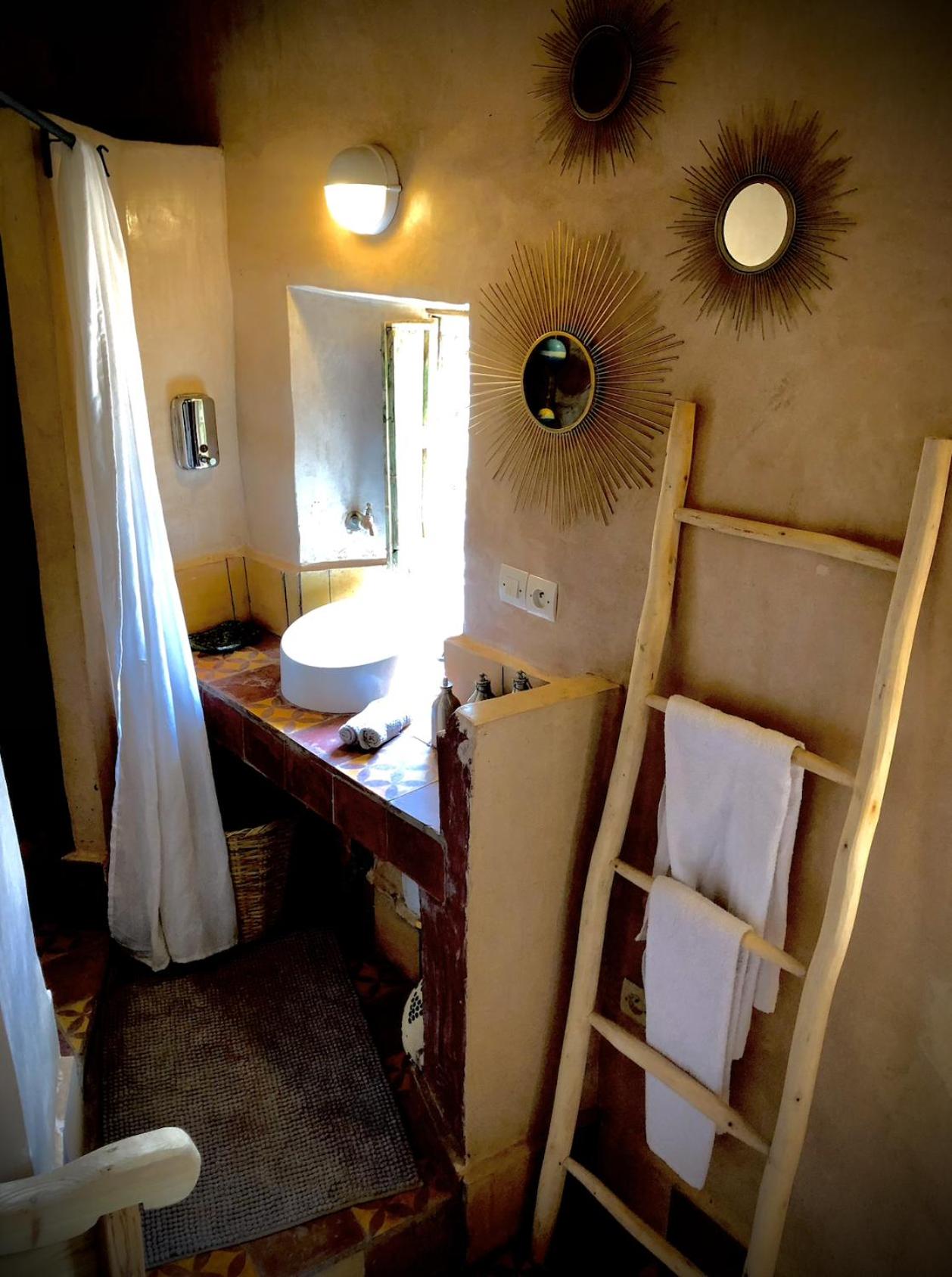 Deluxe Suite - Photo 29
