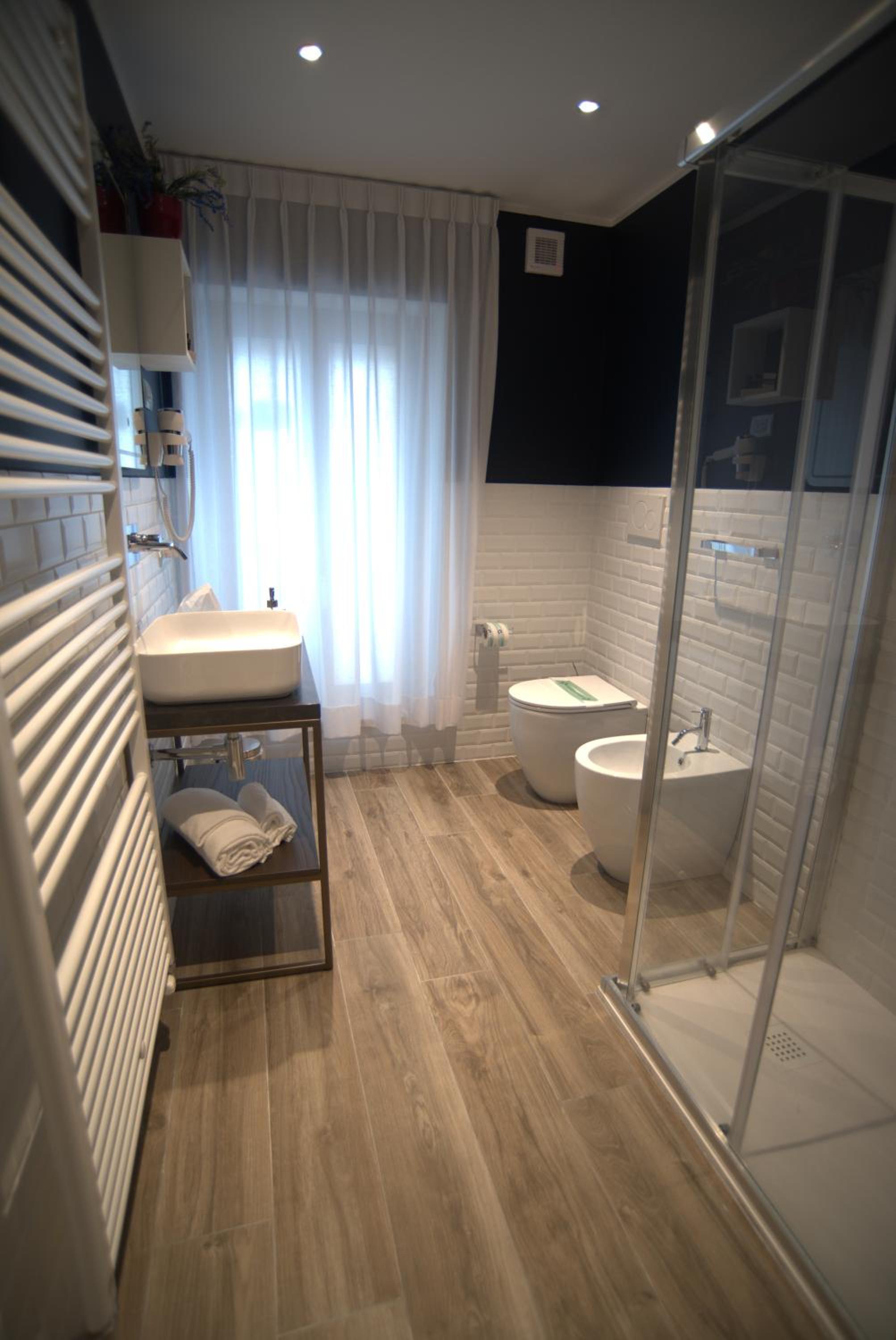Deluxe Double Room - Photo 17