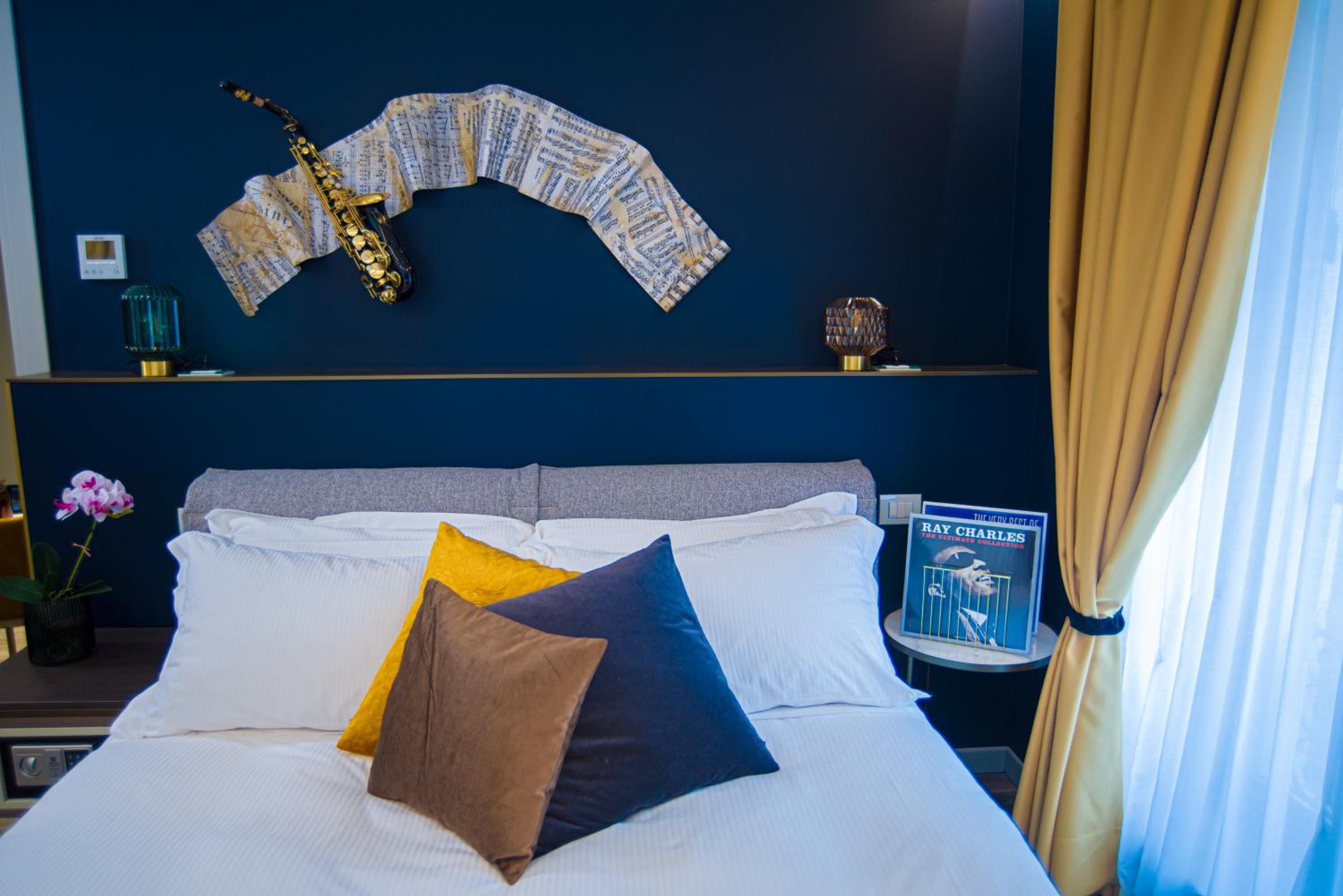 Deluxe Double Room - Photo 20
