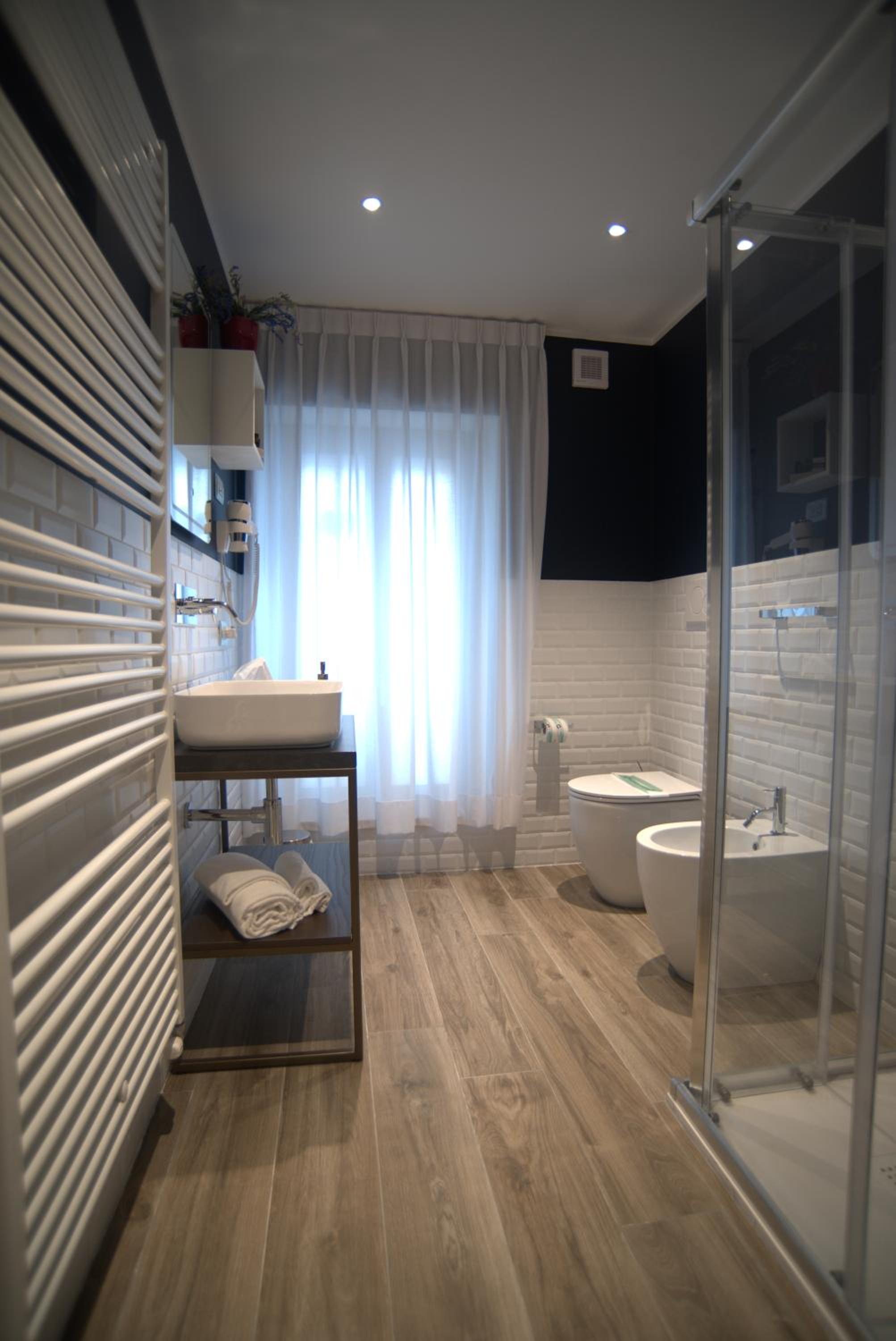 Deluxe Double Room - Photo 26
