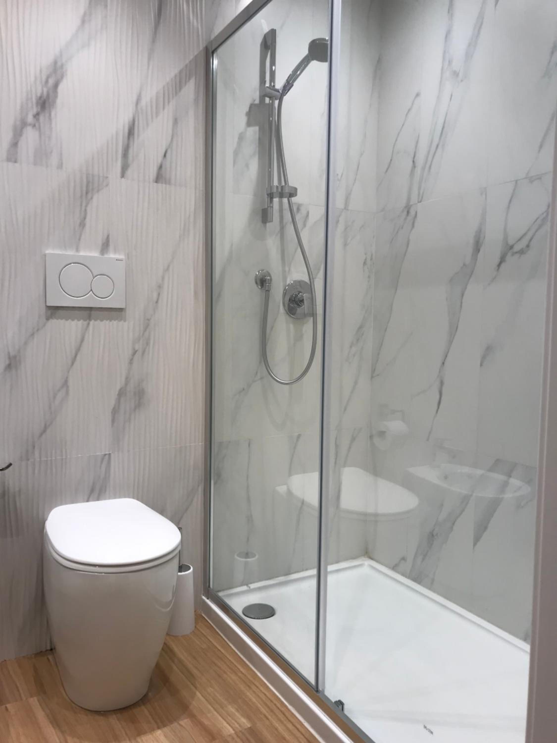 Double or Twin Room with Balcony - Photo 8