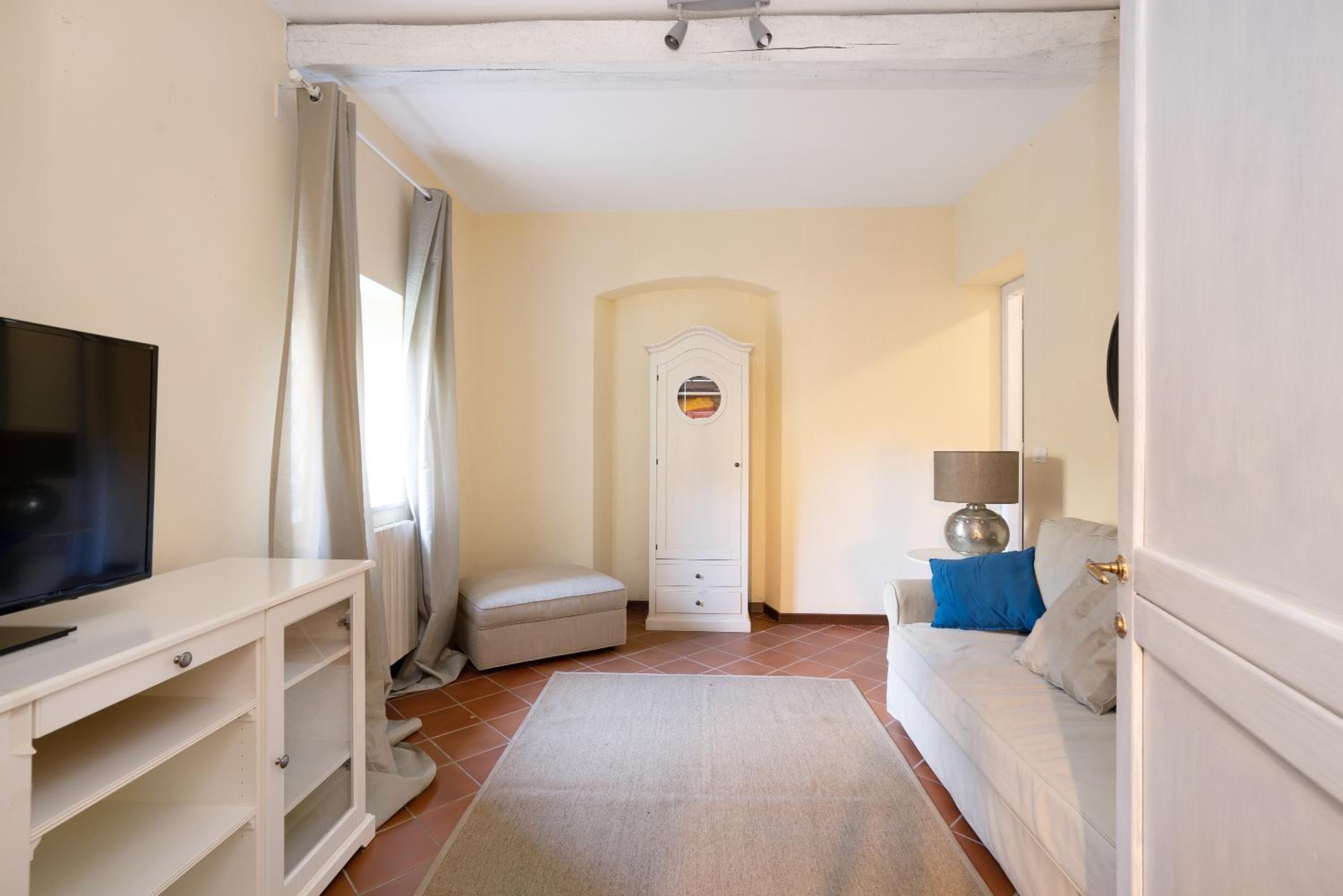 Studio Apartment with Sea View photo 2