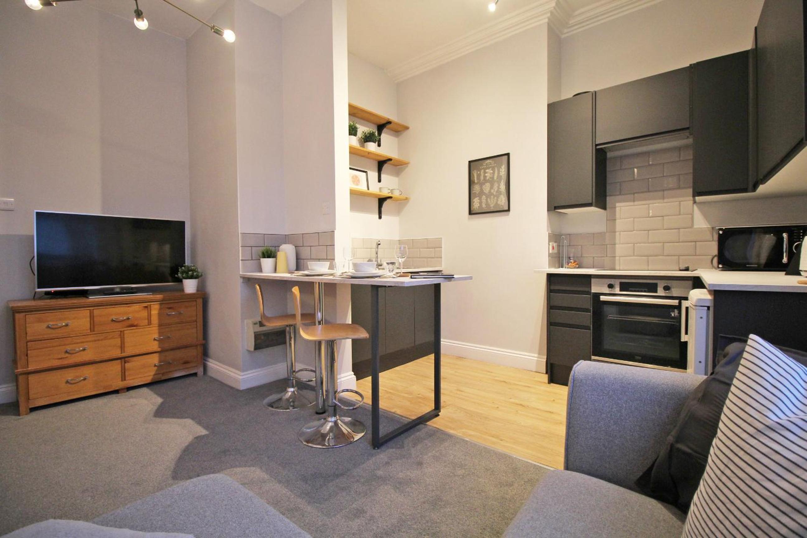 One-Bedroom Apartment photo 2