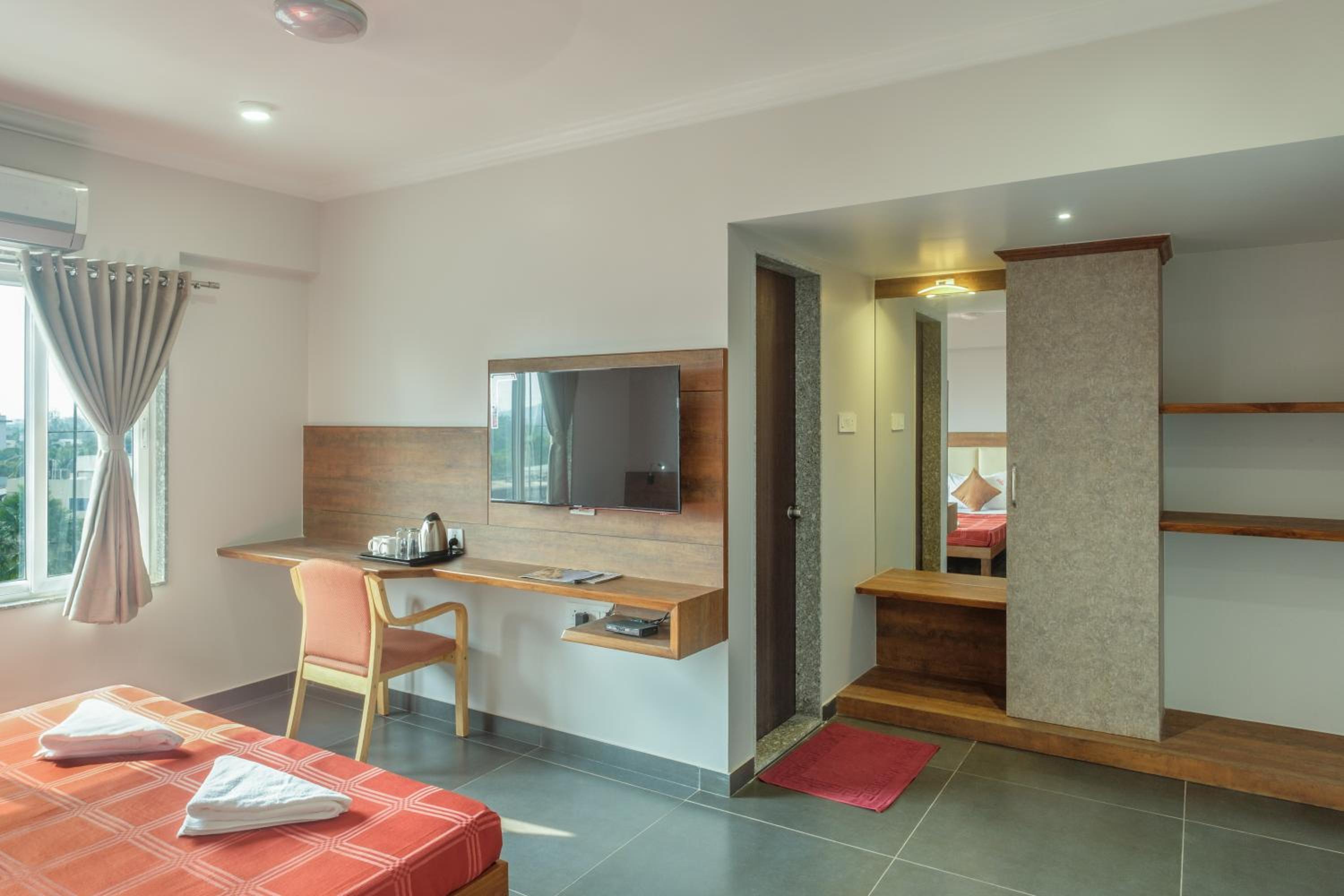 Budget Double Room - Photo 5