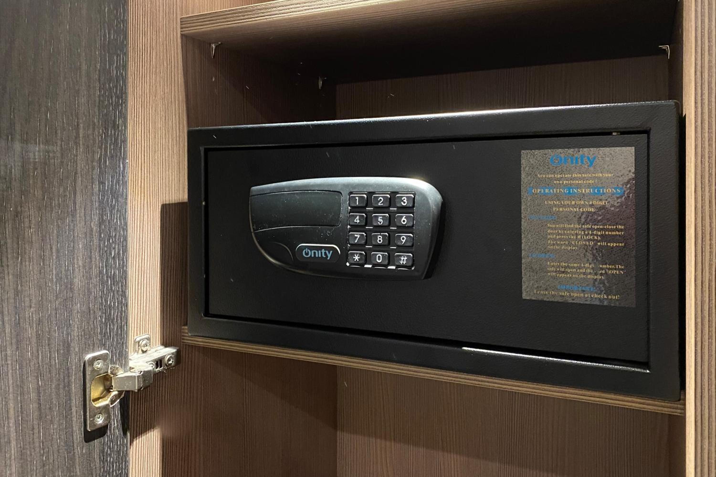 Standard Quadruple Room