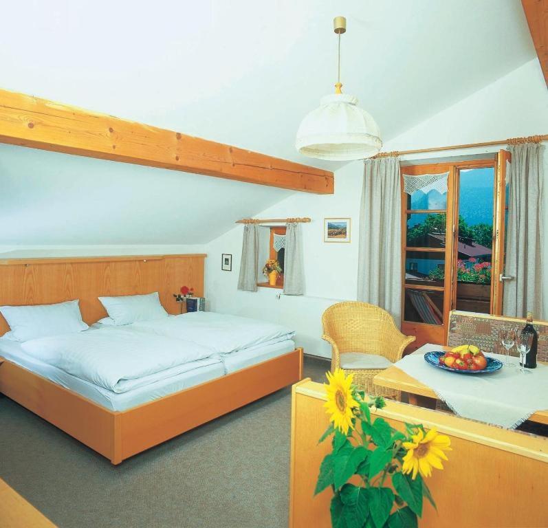Apartment with Mountain View photo 1