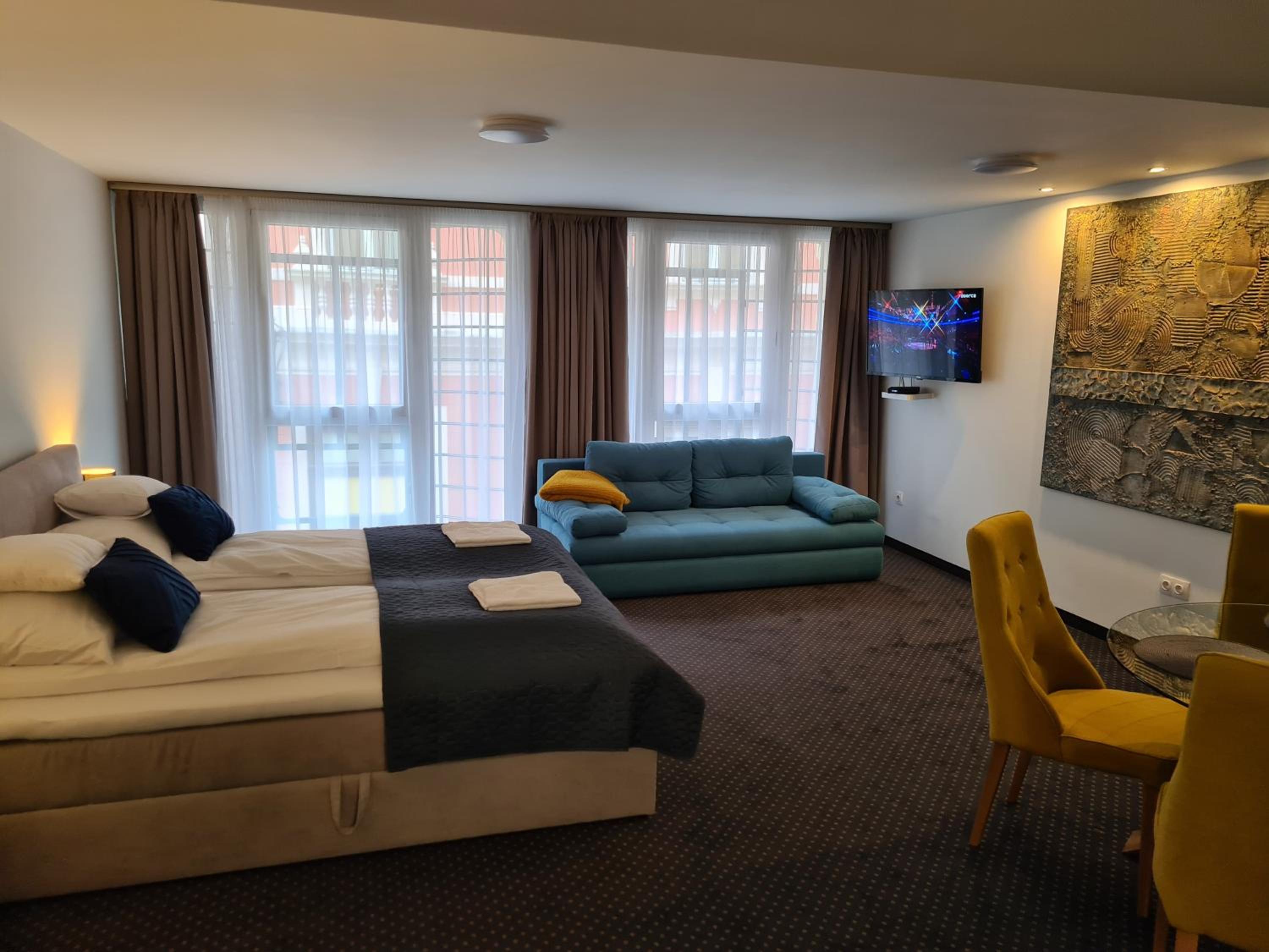 One-Bedroom Apartment - Photo 9
