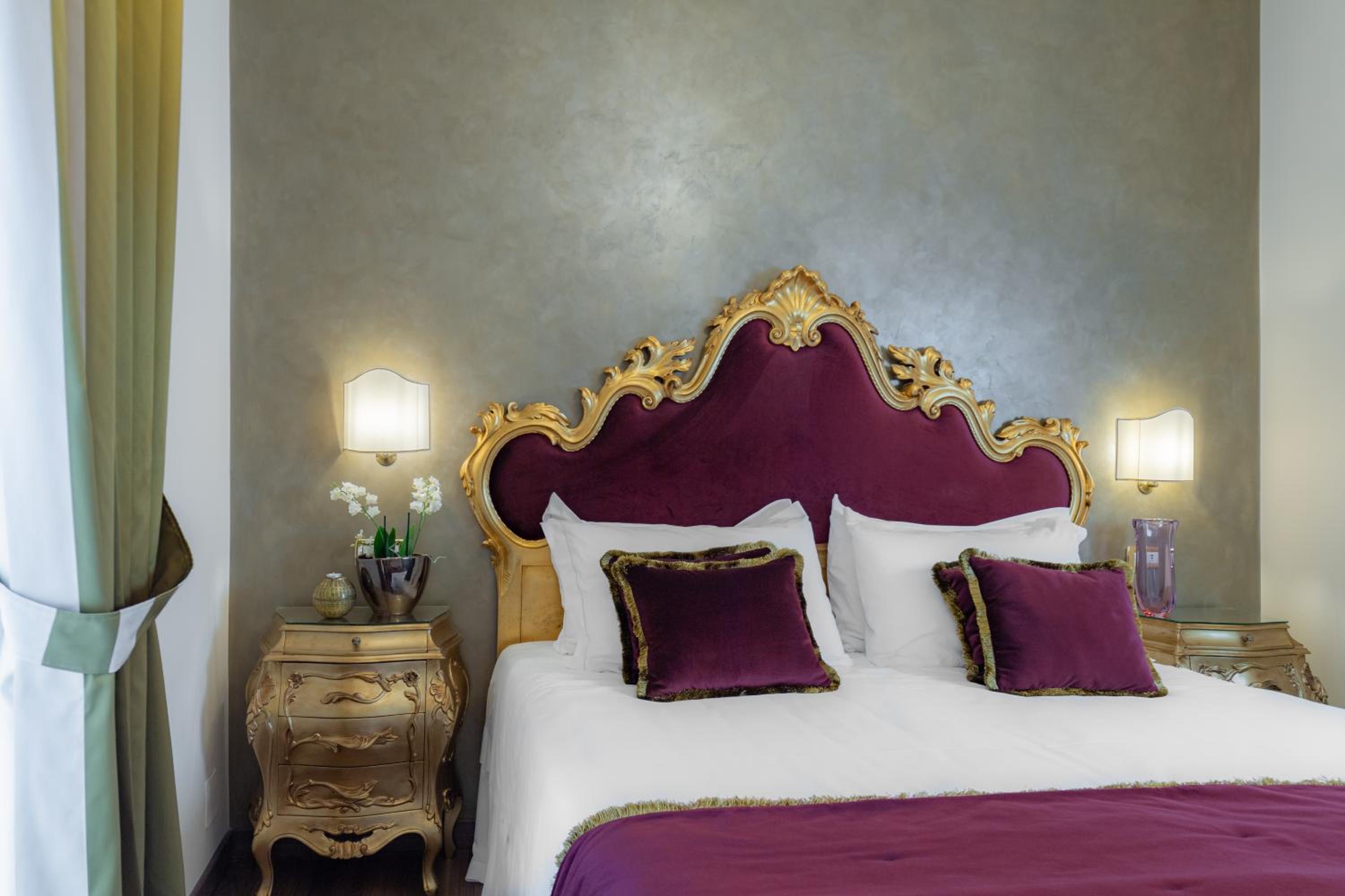 Classic Double Room thumbnail 6