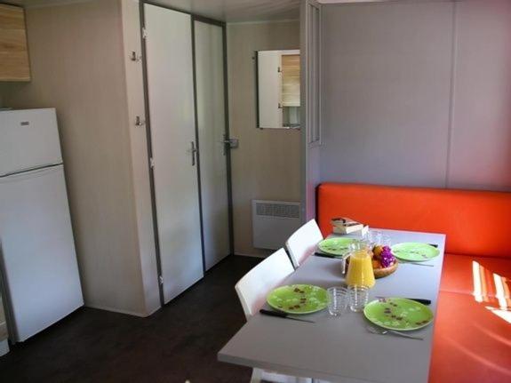 Mobile Home photo 2